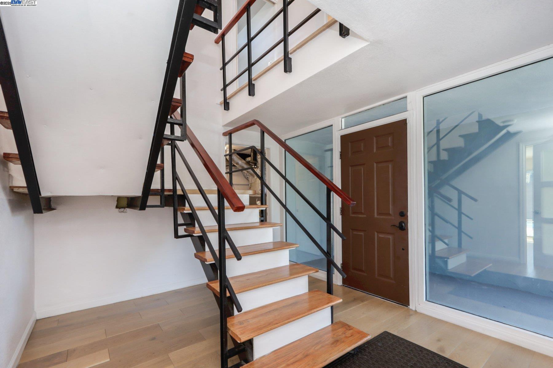 Detail Gallery Image 4 of 37 For 2575 Bantry Lane, South San Francisco,  CA 94080 - 4 Beds | 3 Baths