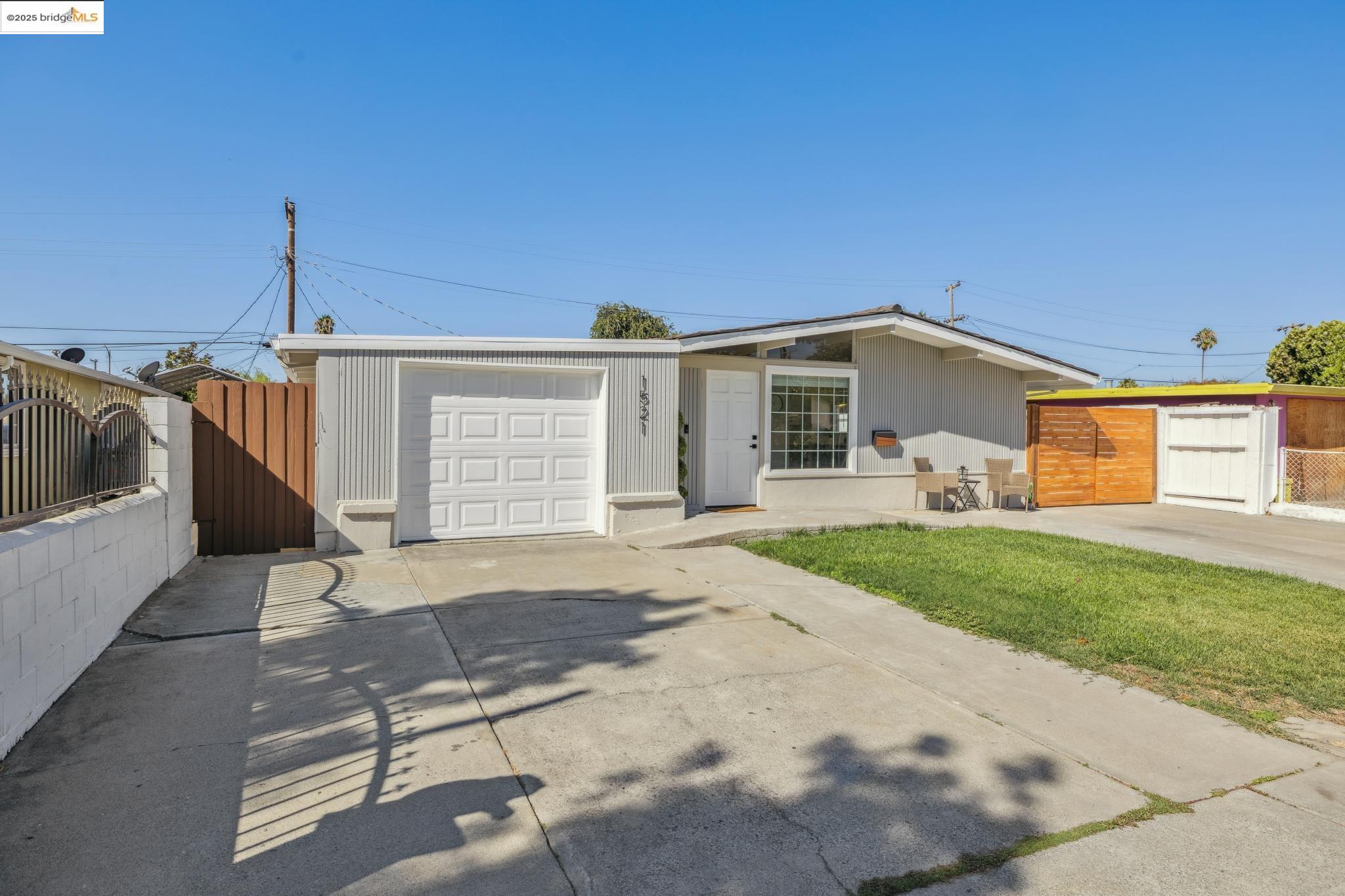 Detail Gallery Image 3 of 41 For 1521 June Ave, San Jose,  CA 95122 - 3 Beds | 1 Baths