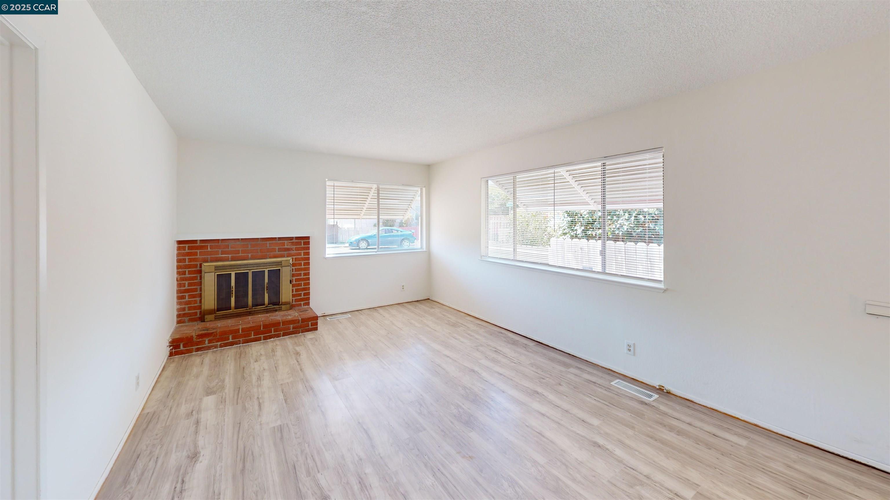 Detail Gallery Image 2 of 22 For 2719 Bush Ave, Richmond,  CA 94806 - 3 Beds | 2 Baths
