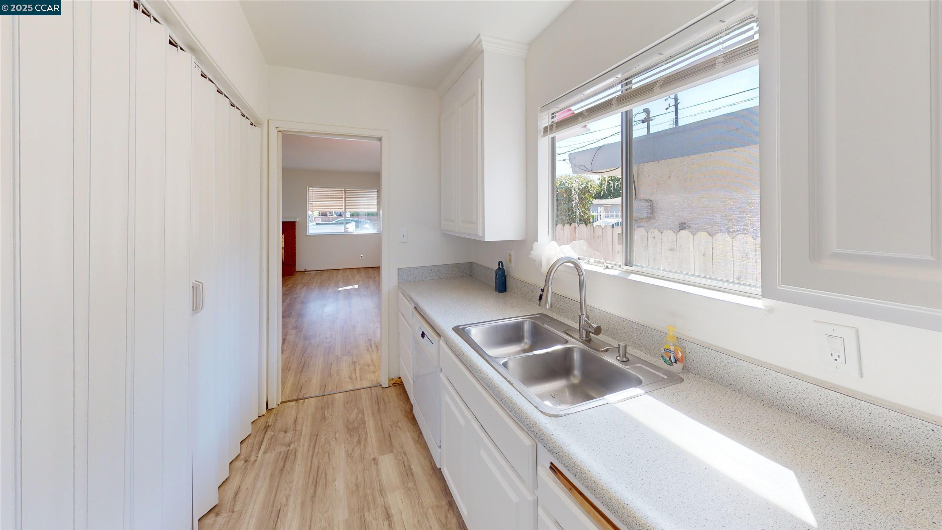 Detail Gallery Image 4 of 22 For 2719 Bush Ave, Richmond,  CA 94806 - 3 Beds | 2 Baths