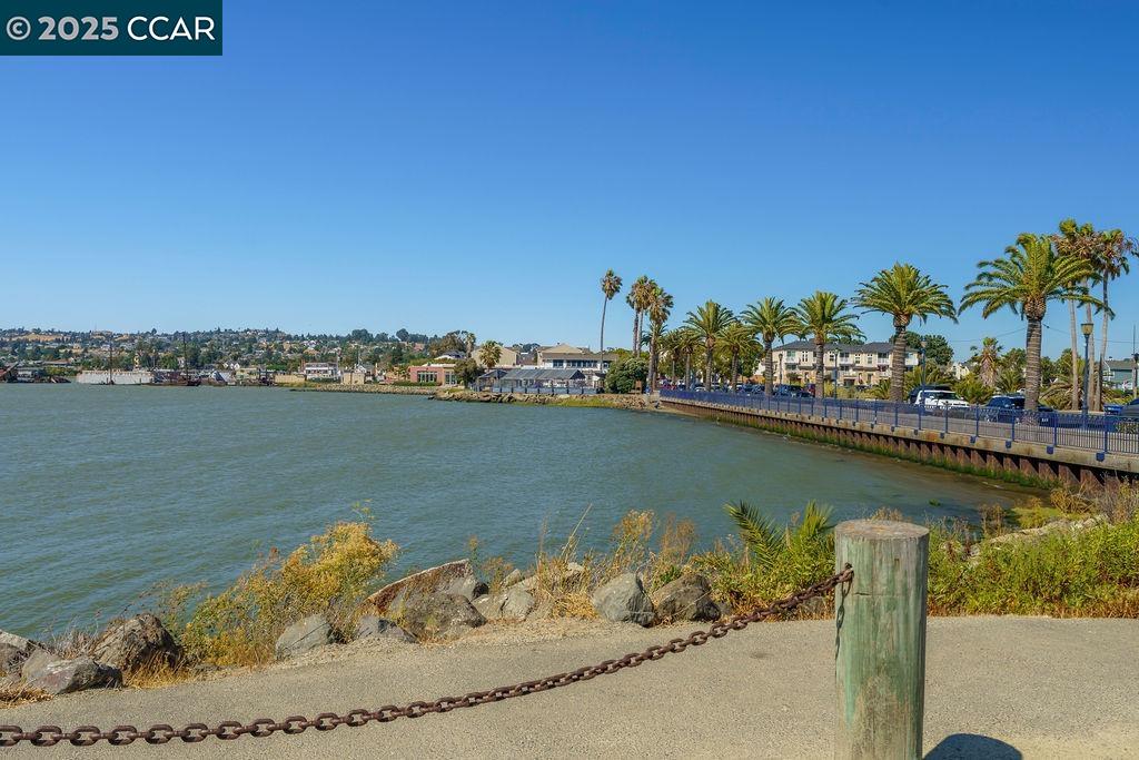 Detail Gallery Image 40 of 41 For 15 Buena Vista, Benicia,  CA 94510 - 3 Beds | 1/1 Baths