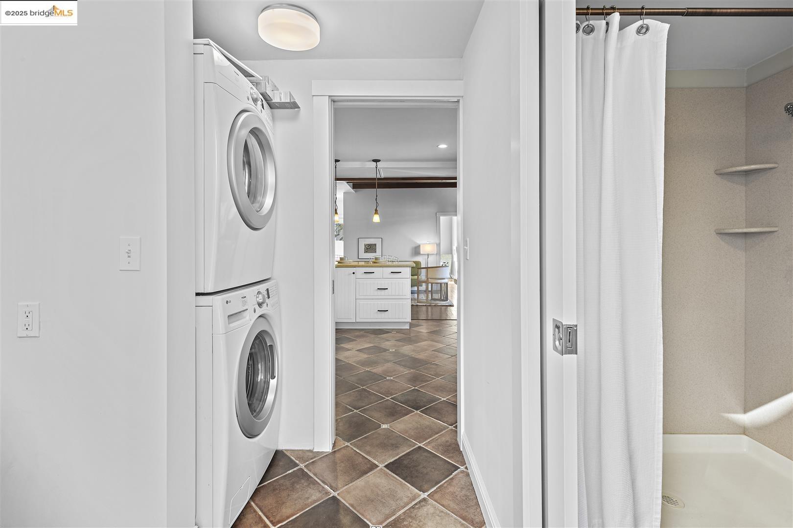 Detail Gallery Image 13 of 16 For 2439 10th Street #B,  Berkeley,  CA 94710 - 1 Beds | 1 Baths