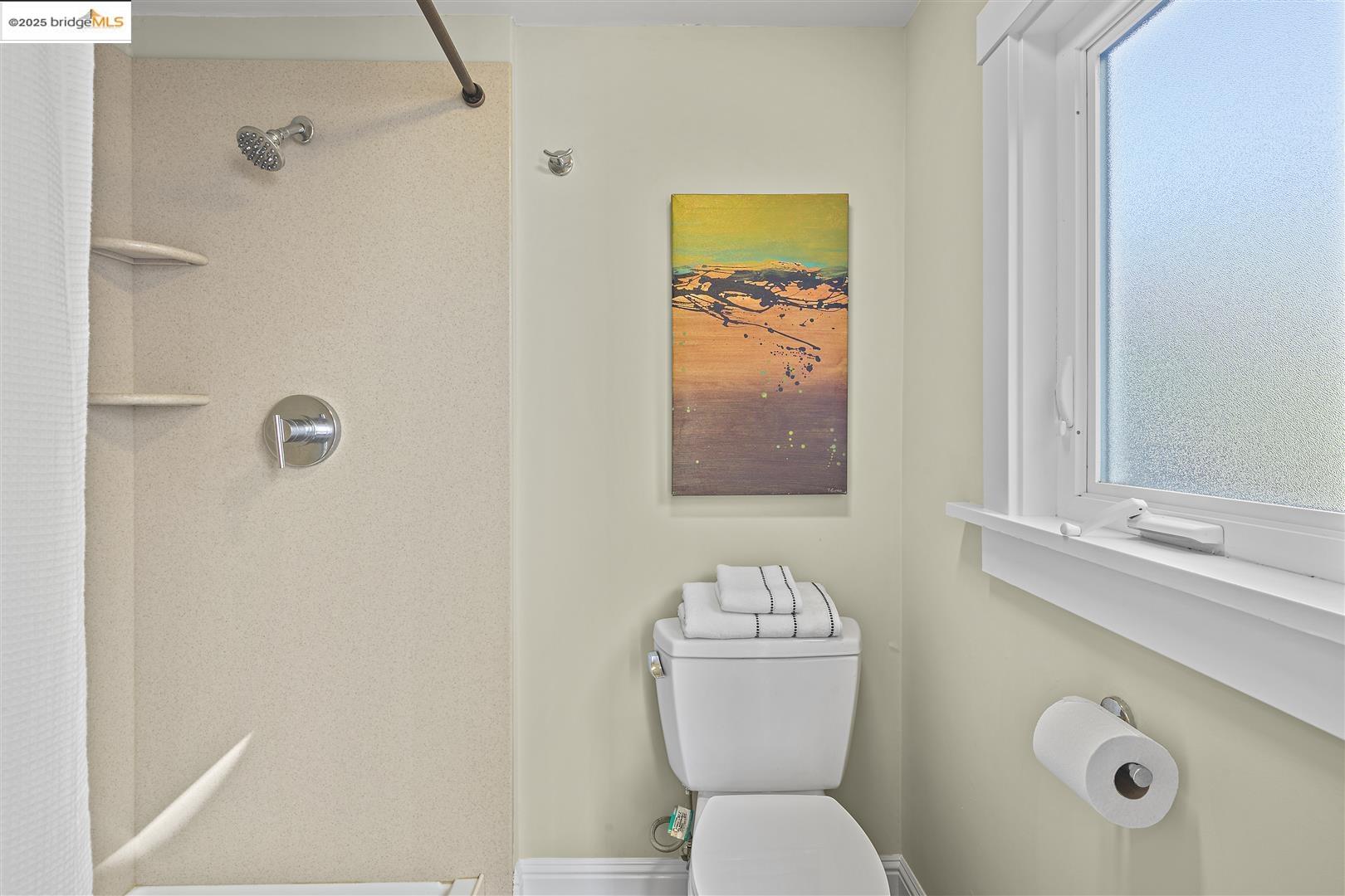 Detail Gallery Image 15 of 16 For 2439 10th Street #B,  Berkeley,  CA 94710 - 1 Beds | 1 Baths