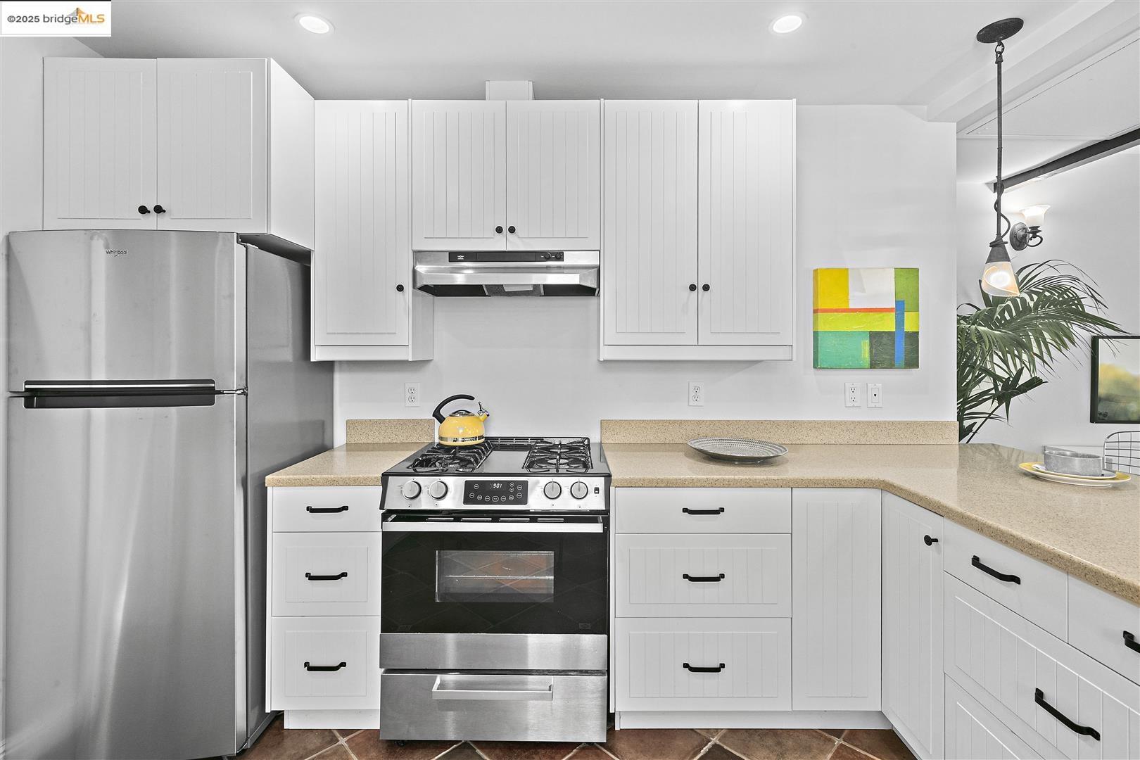 Detail Gallery Image 10 of 16 For 2439 10th Street #B,  Berkeley,  CA 94710 - 1 Beds | 1 Baths