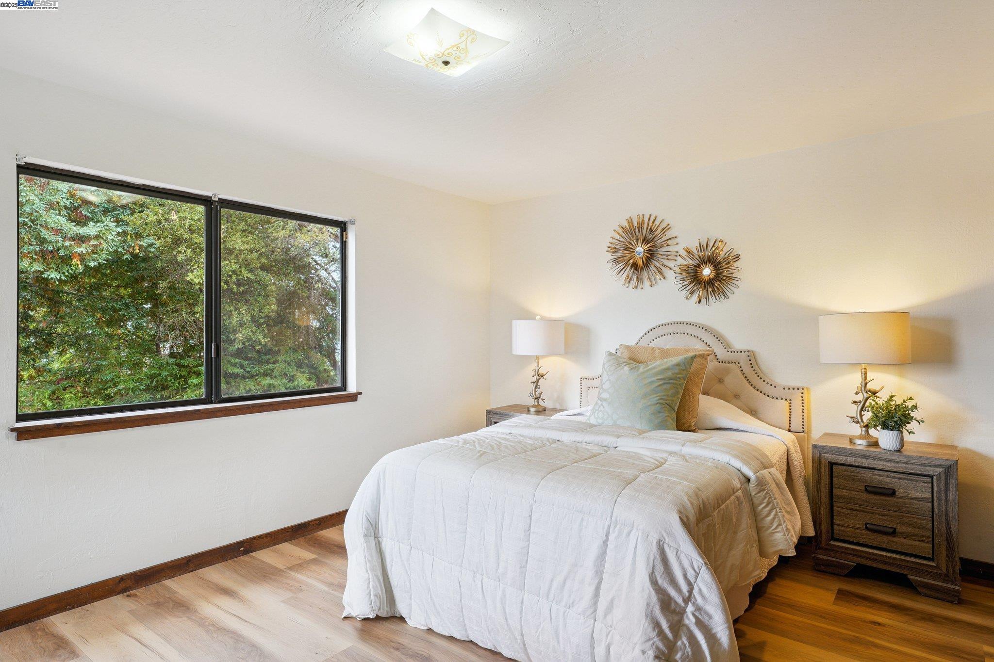 Detail Gallery Image 16 of 28 For 23762 Hutchinson Rd, Los Gatos,  CA 95033 - 3 Beds | 3 Baths