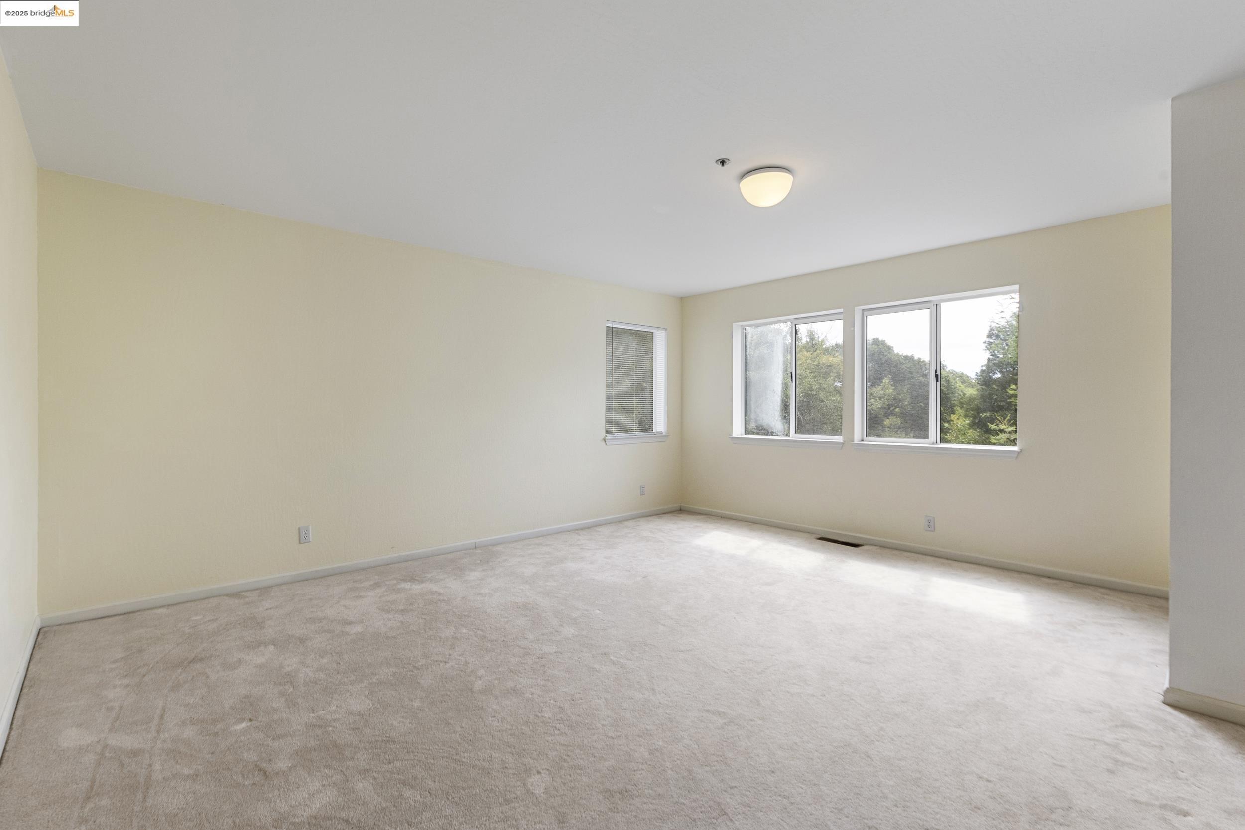 Detail Gallery Image 14 of 26 For 2745 Butters Drive, Oakland,  CA 94602 - 5 Beds | 3/1 Baths