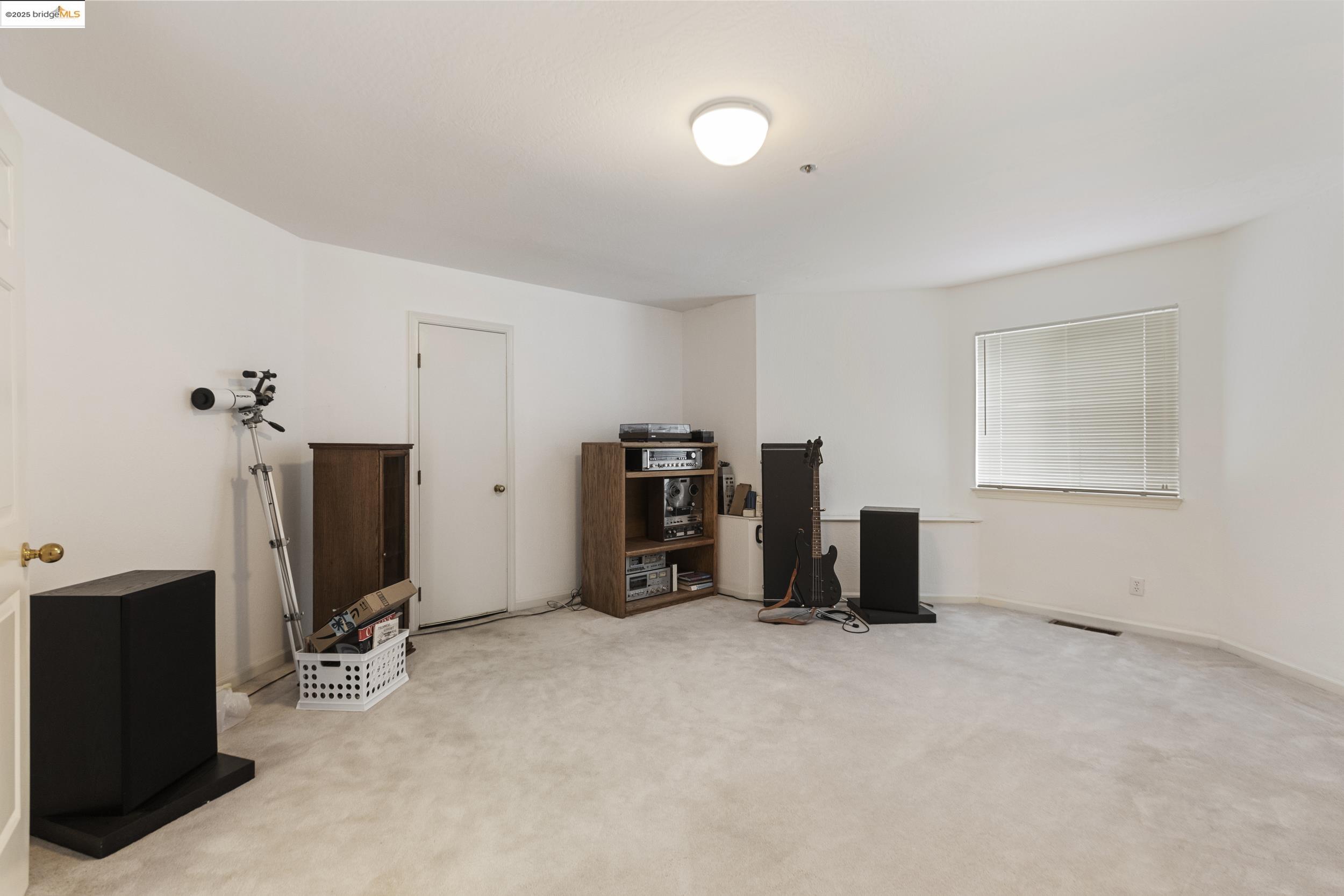 Detail Gallery Image 16 of 26 For 2745 Butters Drive, Oakland,  CA 94602 - 5 Beds | 3/1 Baths