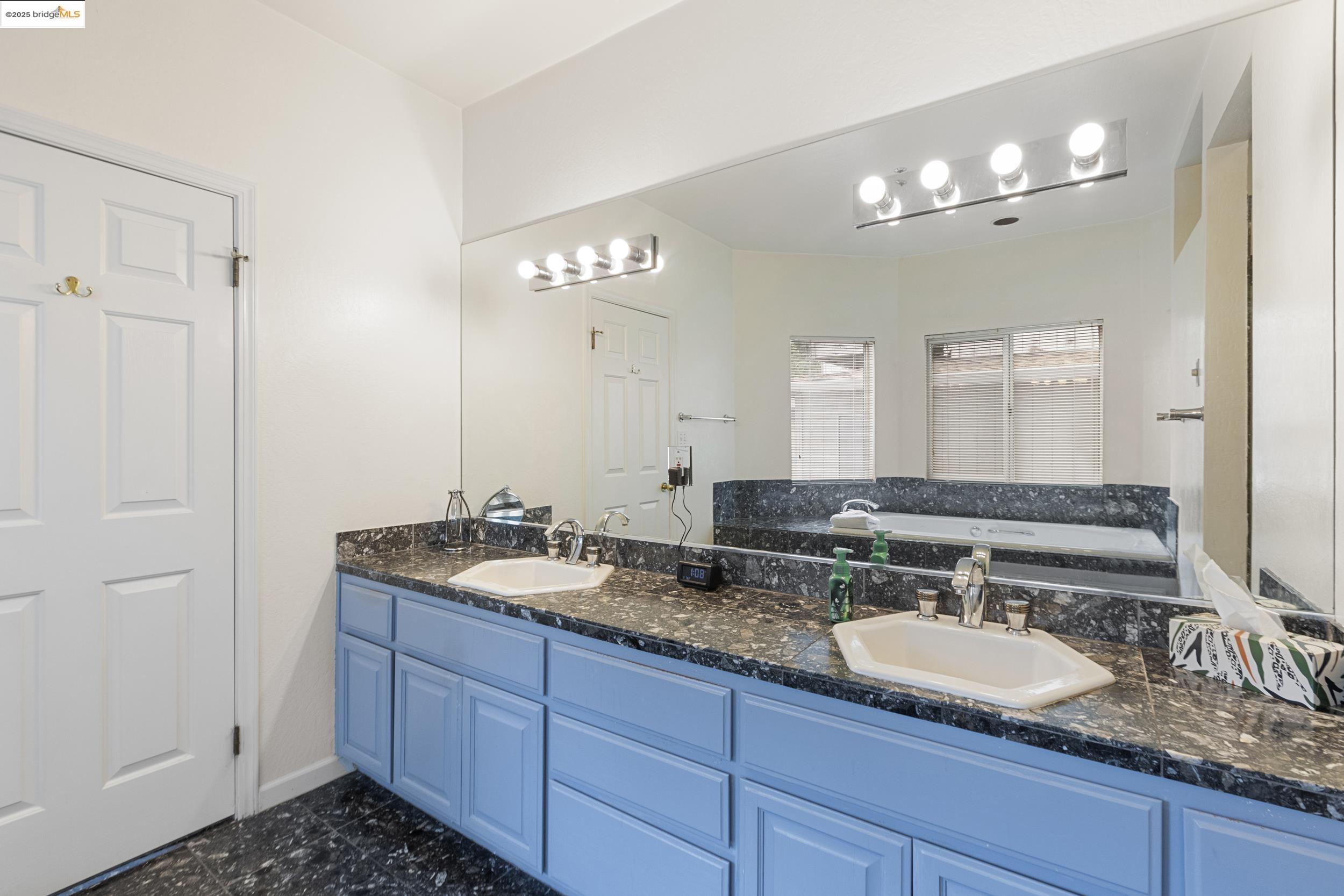 Detail Gallery Image 21 of 26 For 2745 Butters Drive, Oakland,  CA 94602 - 5 Beds | 3/1 Baths