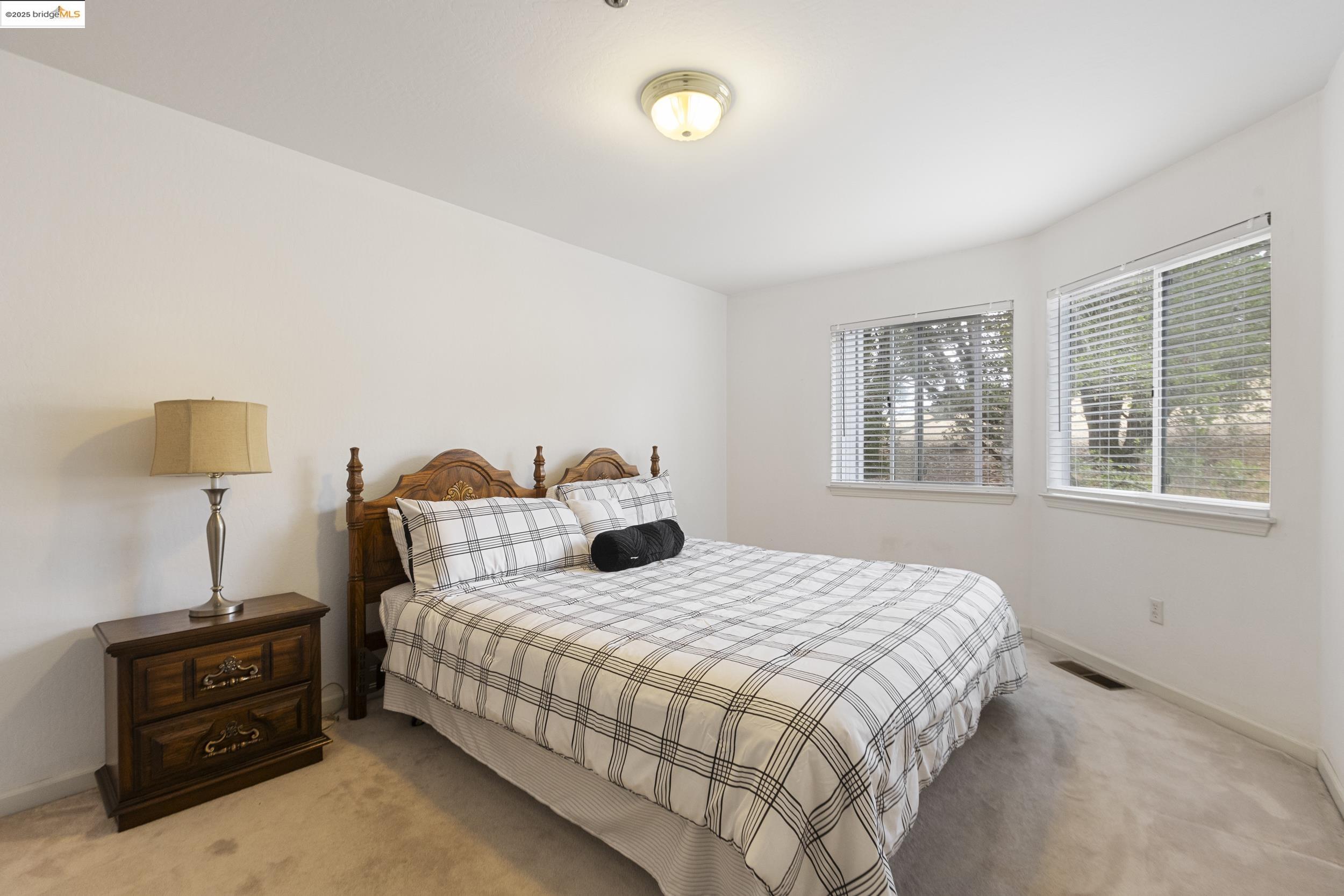 Detail Gallery Image 23 of 26 For 2745 Butters Drive, Oakland,  CA 94602 - 5 Beds | 3/1 Baths