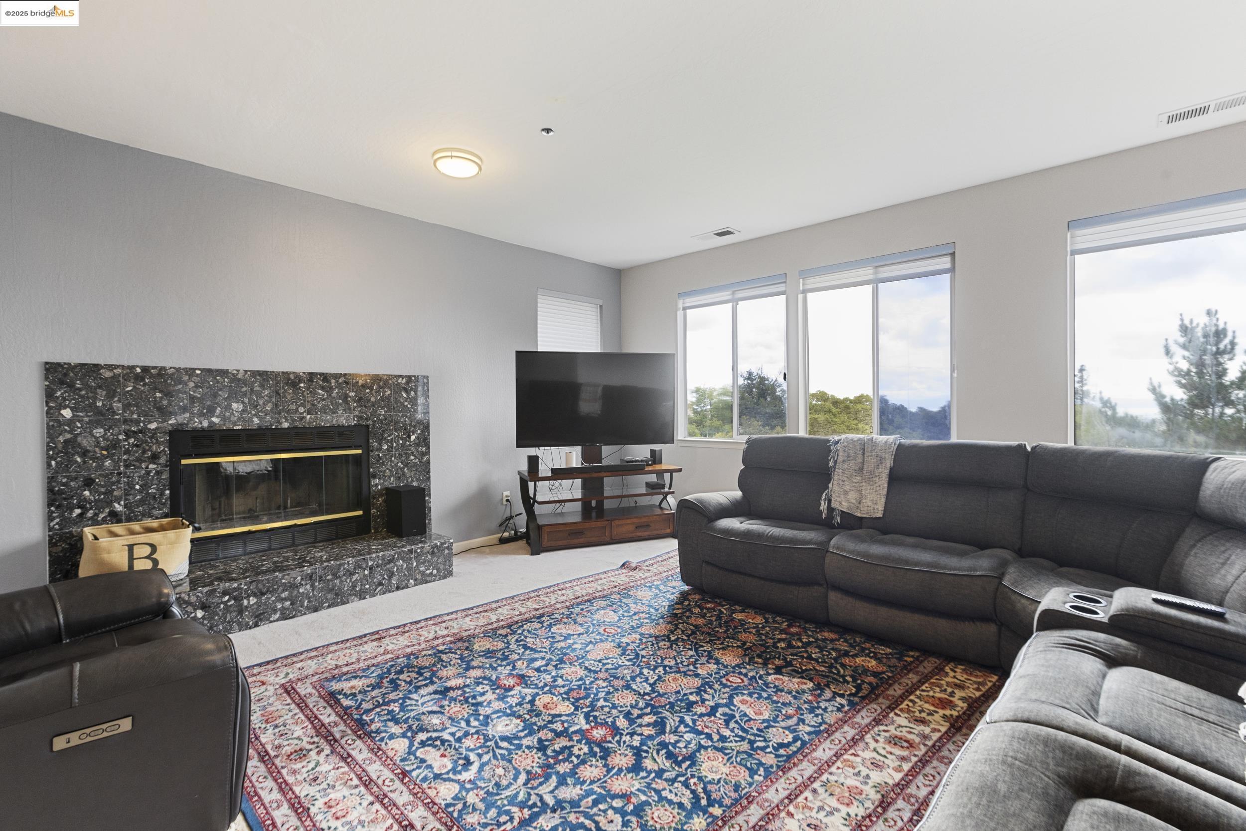 Detail Gallery Image 8 of 26 For 2745 Butters Drive, Oakland,  CA 94602 - 5 Beds | 3/1 Baths