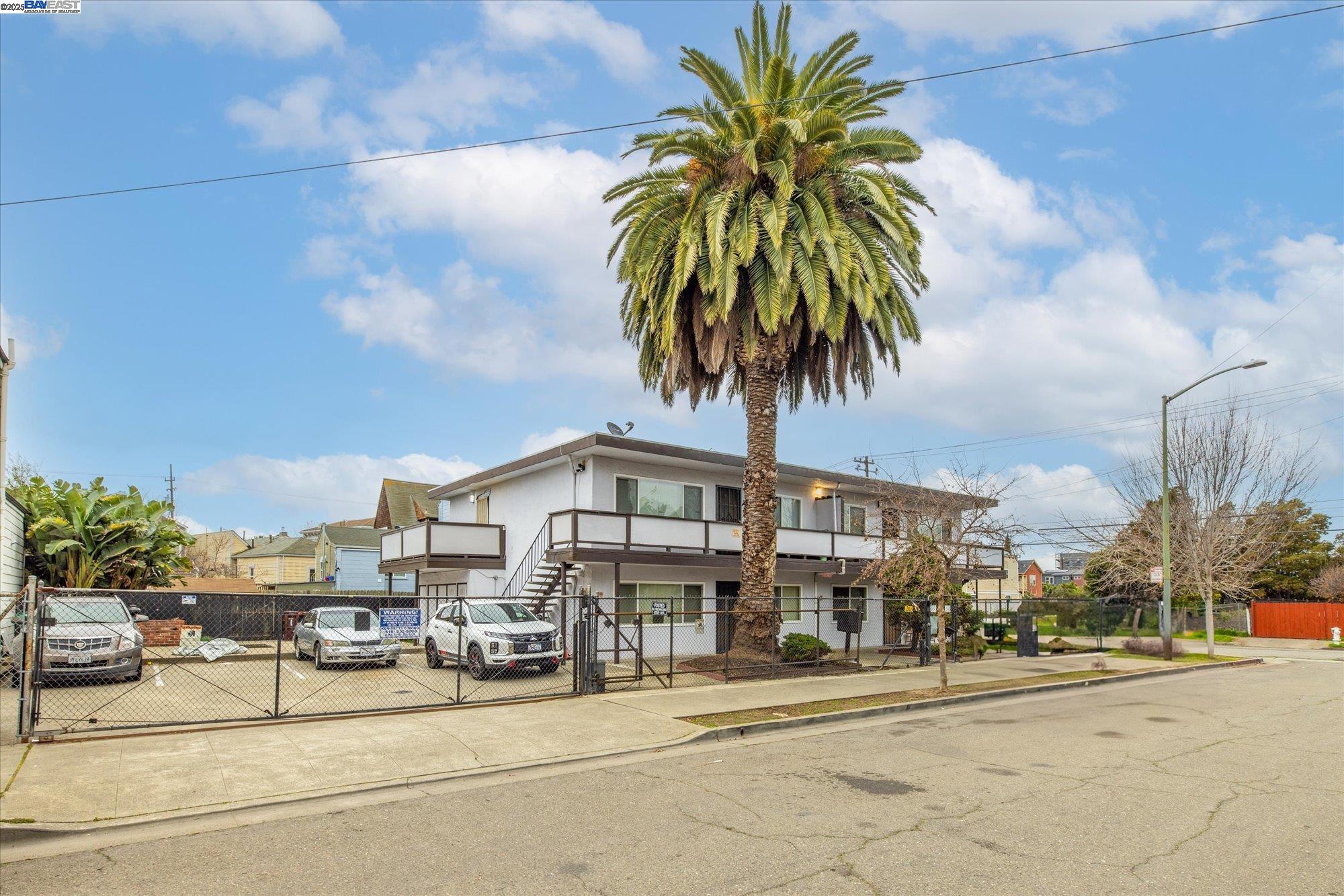 Detail Gallery Image 2 of 23 For 1745 Chase St, Oakland,  CA 94607 - – Beds | – Baths