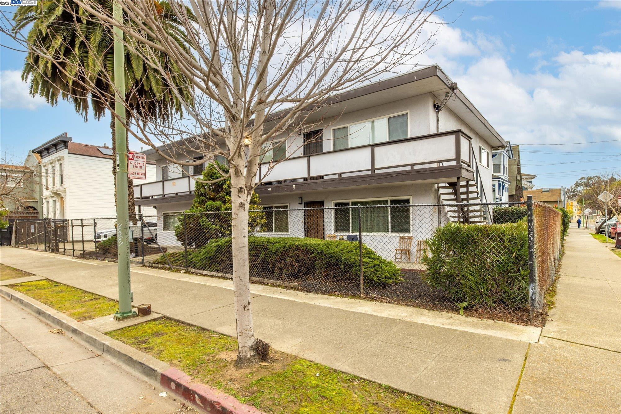 Detail Gallery Image 6 of 23 For 1745 Chase St, Oakland,  CA 94607 - – Beds | – Baths