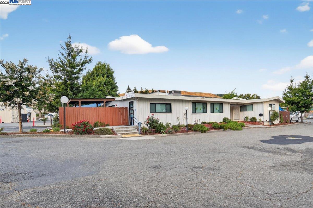 Detail Gallery Image 11 of 37 For 2120 Omega Rd, San Ramon,  CA 94583 - – Beds | – Baths