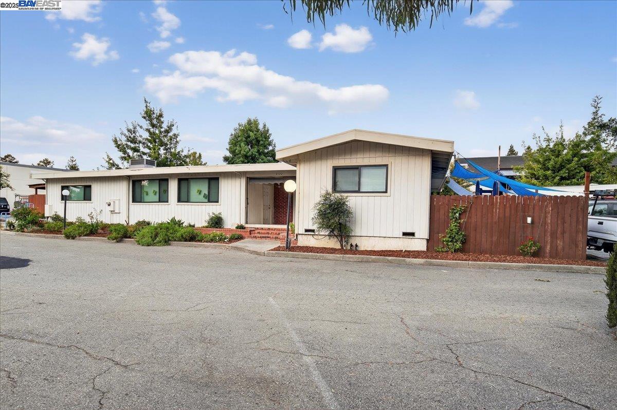 Detail Gallery Image 13 of 37 For 2120 Omega Rd, San Ramon,  CA 94583 - – Beds | – Baths