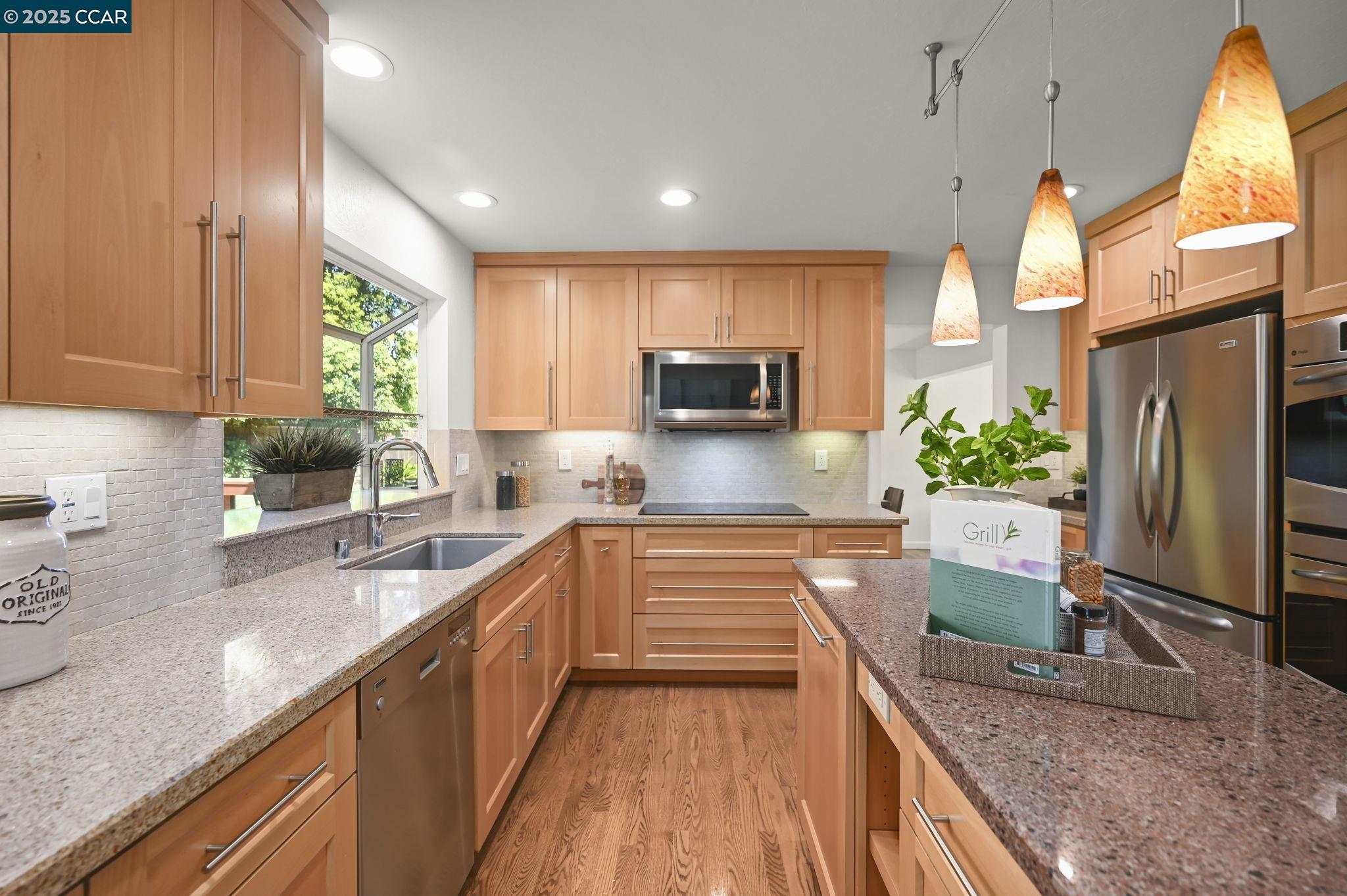 Detail Gallery Image 14 of 50 For 4450 Shellflower Ct, Concord,  CA 94518 - 4 Beds | 3 Baths