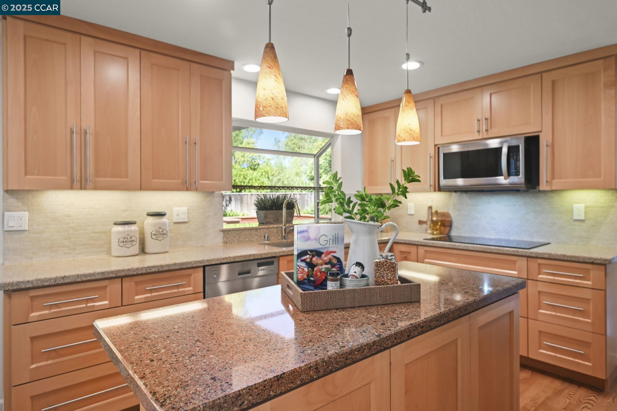Detail Gallery Image 17 of 50 For 4450 Shellflower Ct, Concord,  CA 94518 - 4 Beds | 3 Baths