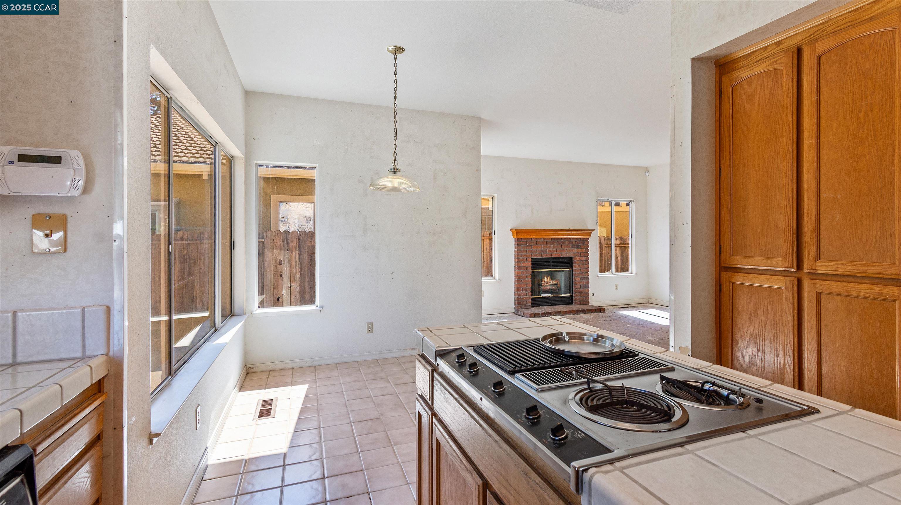 Detail Gallery Image 13 of 32 For 2117 Mark Twain Dr, Antioch,  CA 94531 - 3 Beds | 2/1 Baths