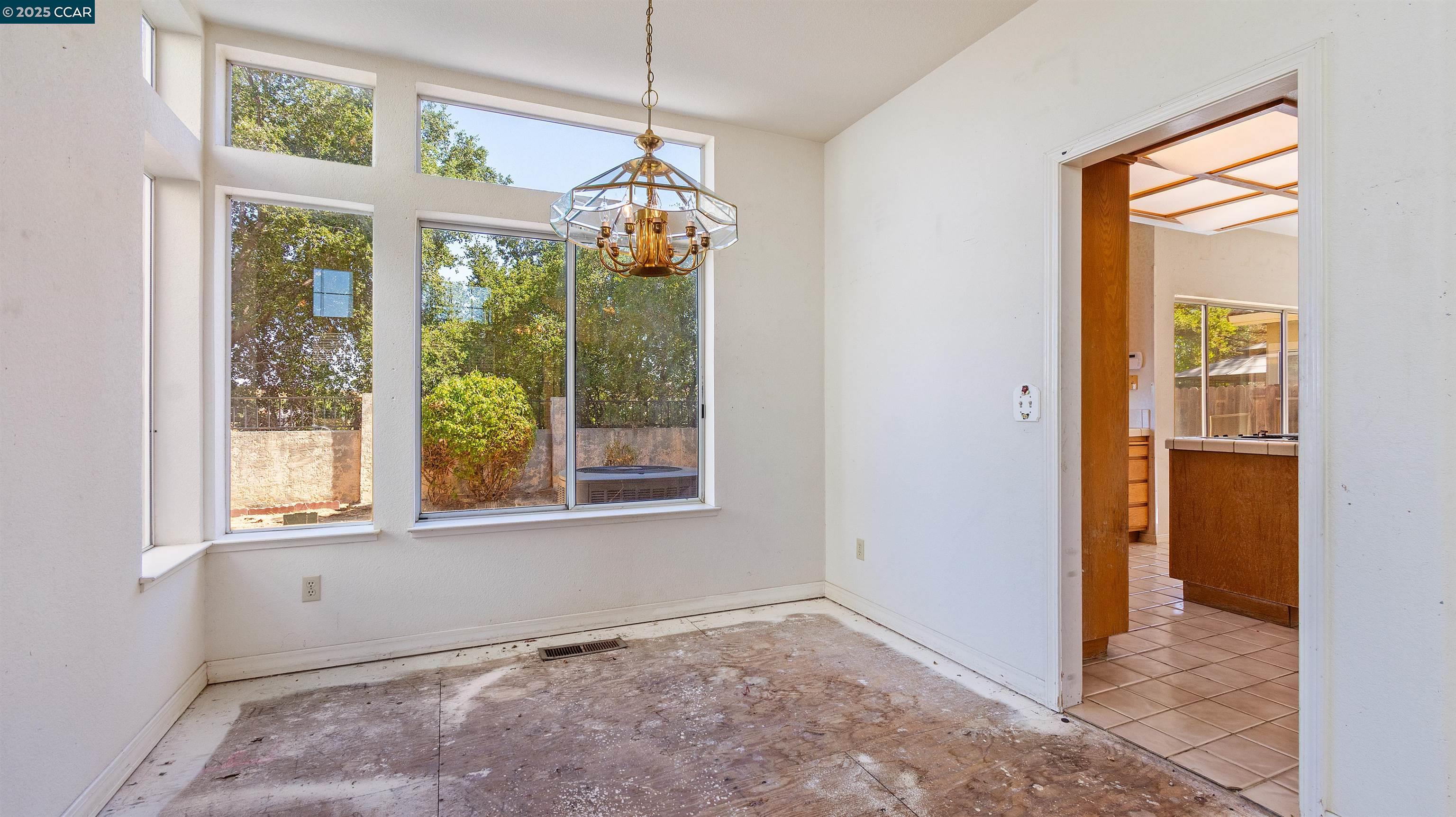 Detail Gallery Image 9 of 32 For 2117 Mark Twain Dr, Antioch,  CA 94531 - 3 Beds | 2/1 Baths