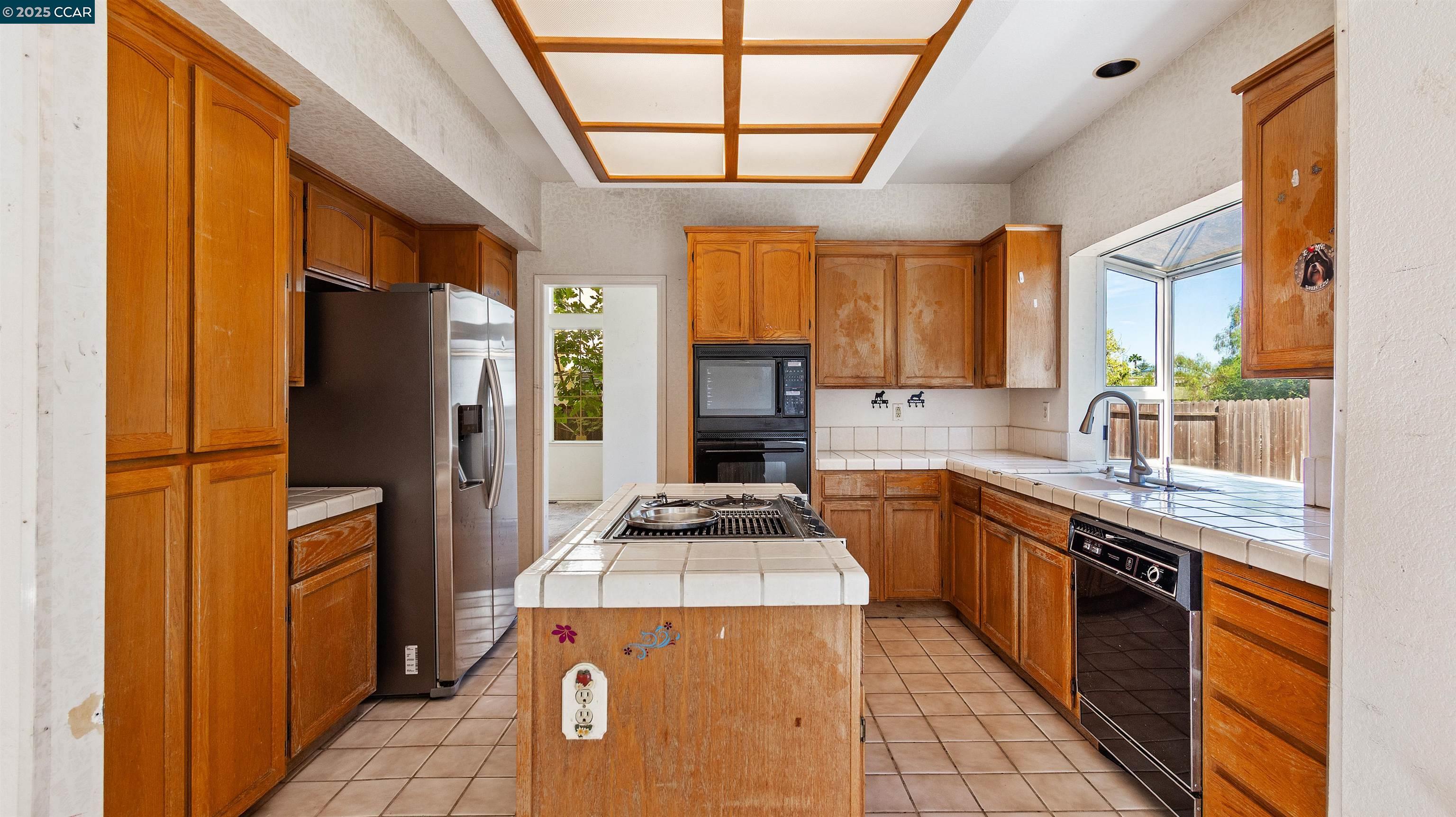 Detail Gallery Image 10 of 32 For 2117 Mark Twain Dr, Antioch,  CA 94531 - 3 Beds | 2/1 Baths