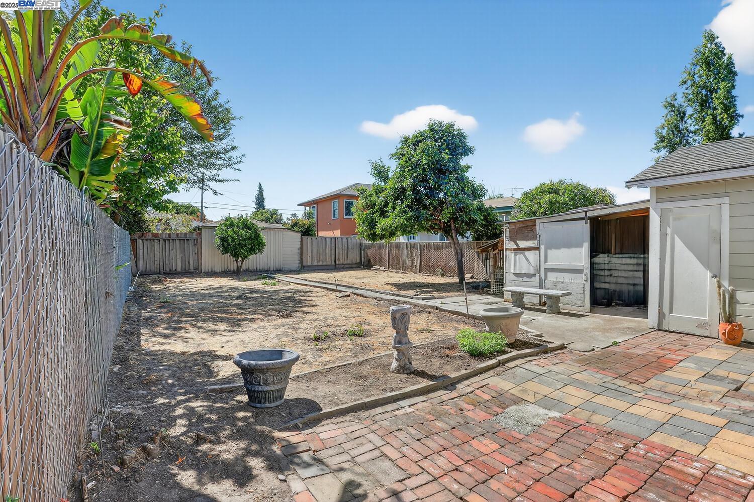 Detail Gallery Image 25 of 37 For 165 Sunnyside Dr, San Leandro,  CA 94577 - 3 Beds | 1 Baths