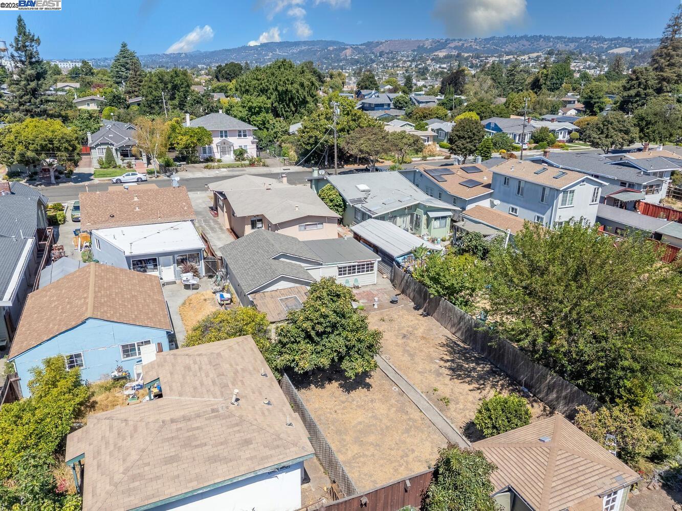 Detail Gallery Image 34 of 37 For 165 Sunnyside Dr, San Leandro,  CA 94577 - 3 Beds | 1 Baths