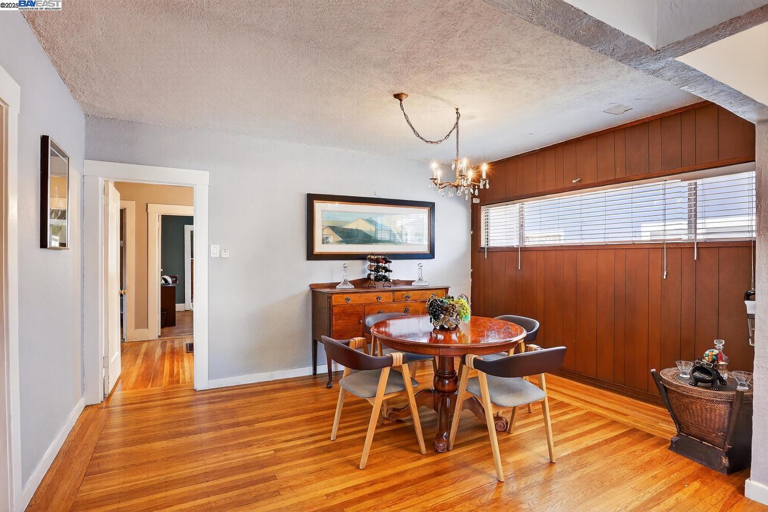 Detail Gallery Image 8 of 37 For 165 Sunnyside Dr, San Leandro,  CA 94577 - 3 Beds | 1 Baths