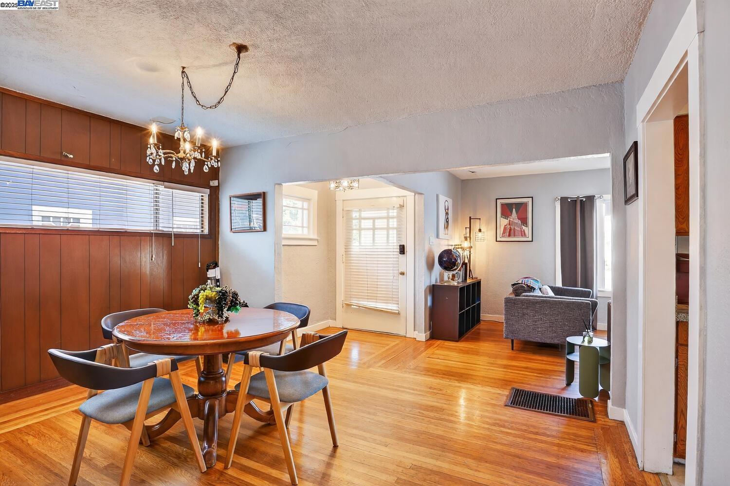 Detail Gallery Image 9 of 37 For 165 Sunnyside Dr, San Leandro,  CA 94577 - 3 Beds | 1 Baths