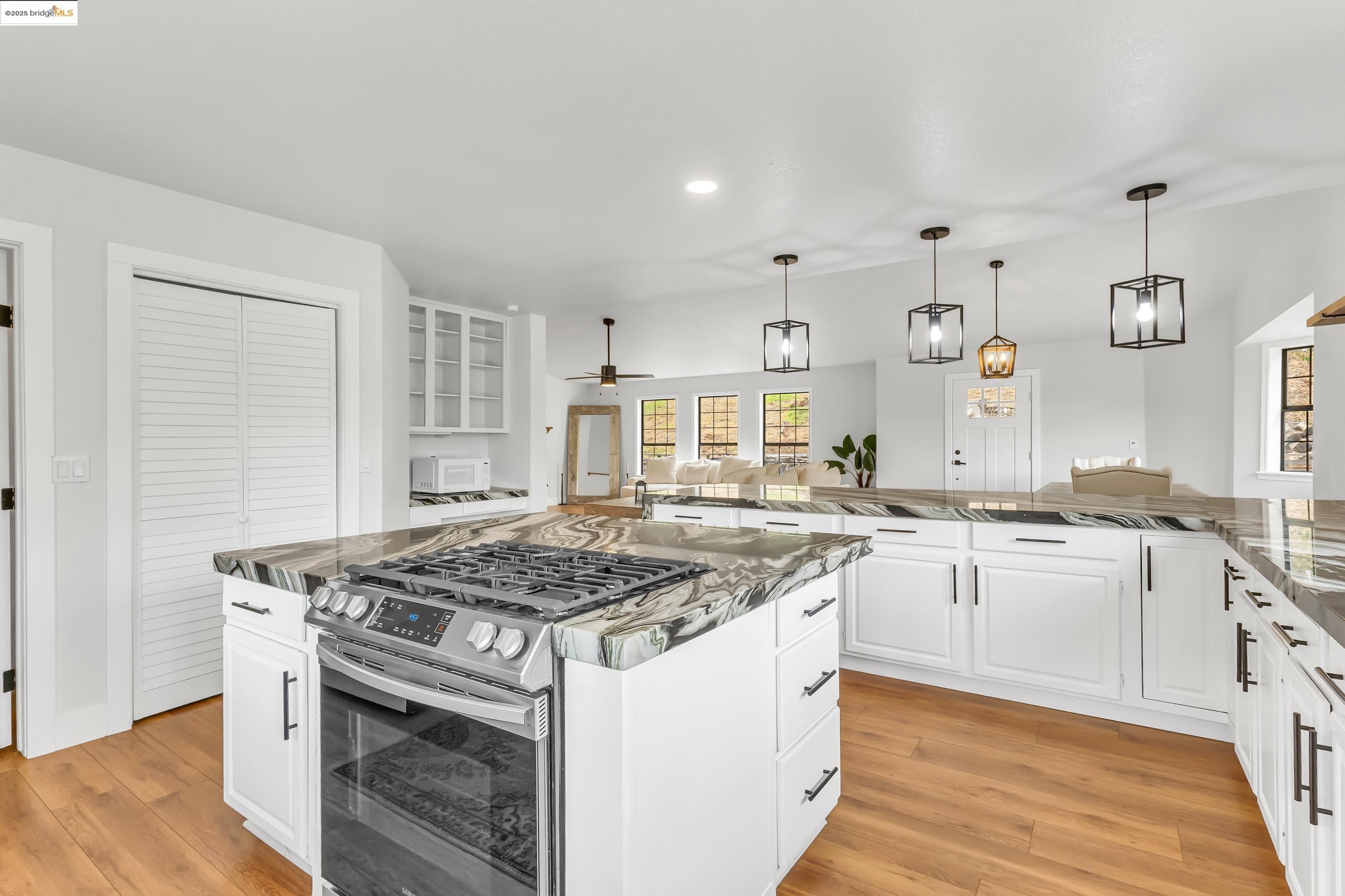 Detail Gallery Image 8 of 55 For 16806 Brewer Rd, Grass Valley,  CA 95949 - 3 Beds | 2 Baths