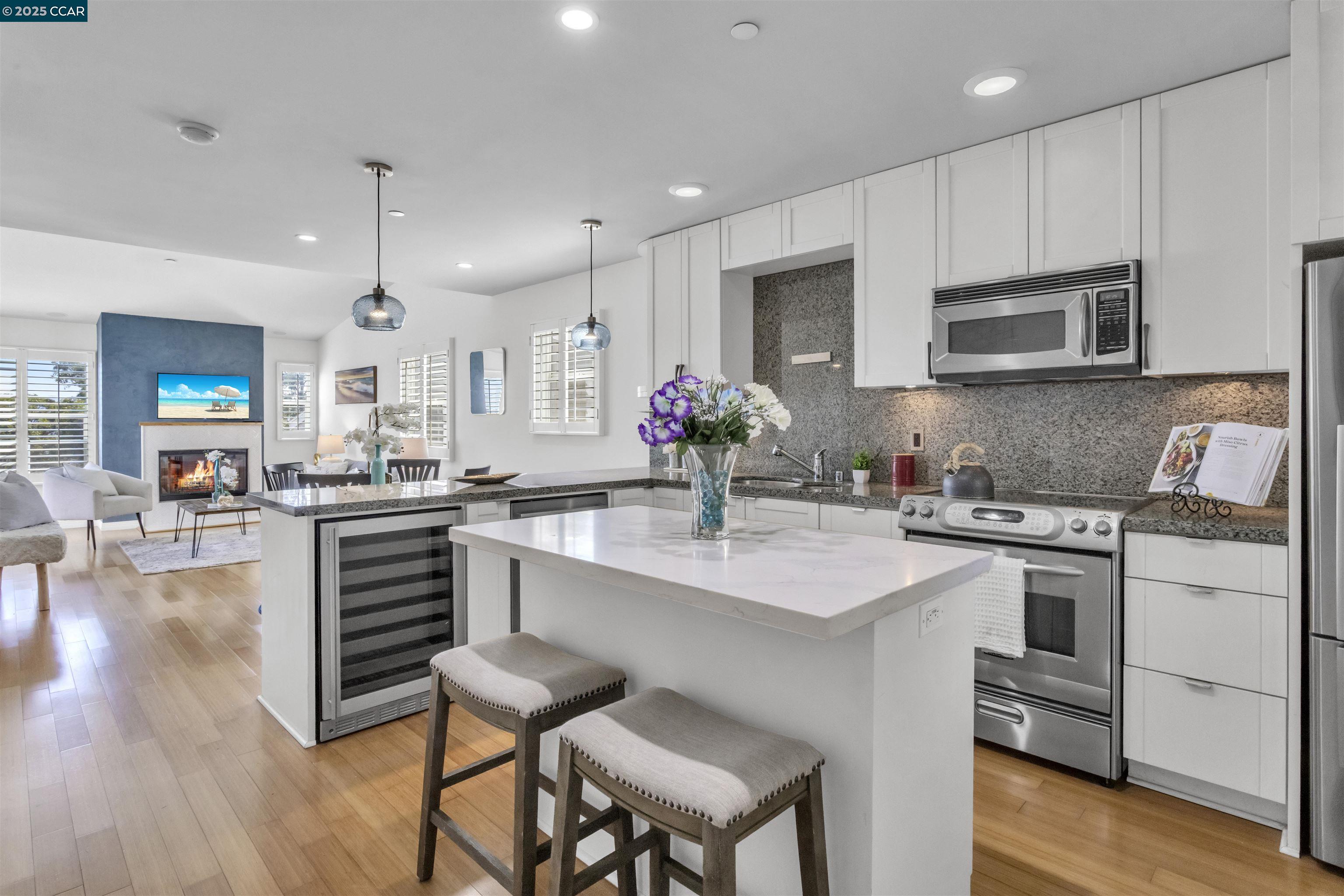 Photo #2: 41110289 Listing 