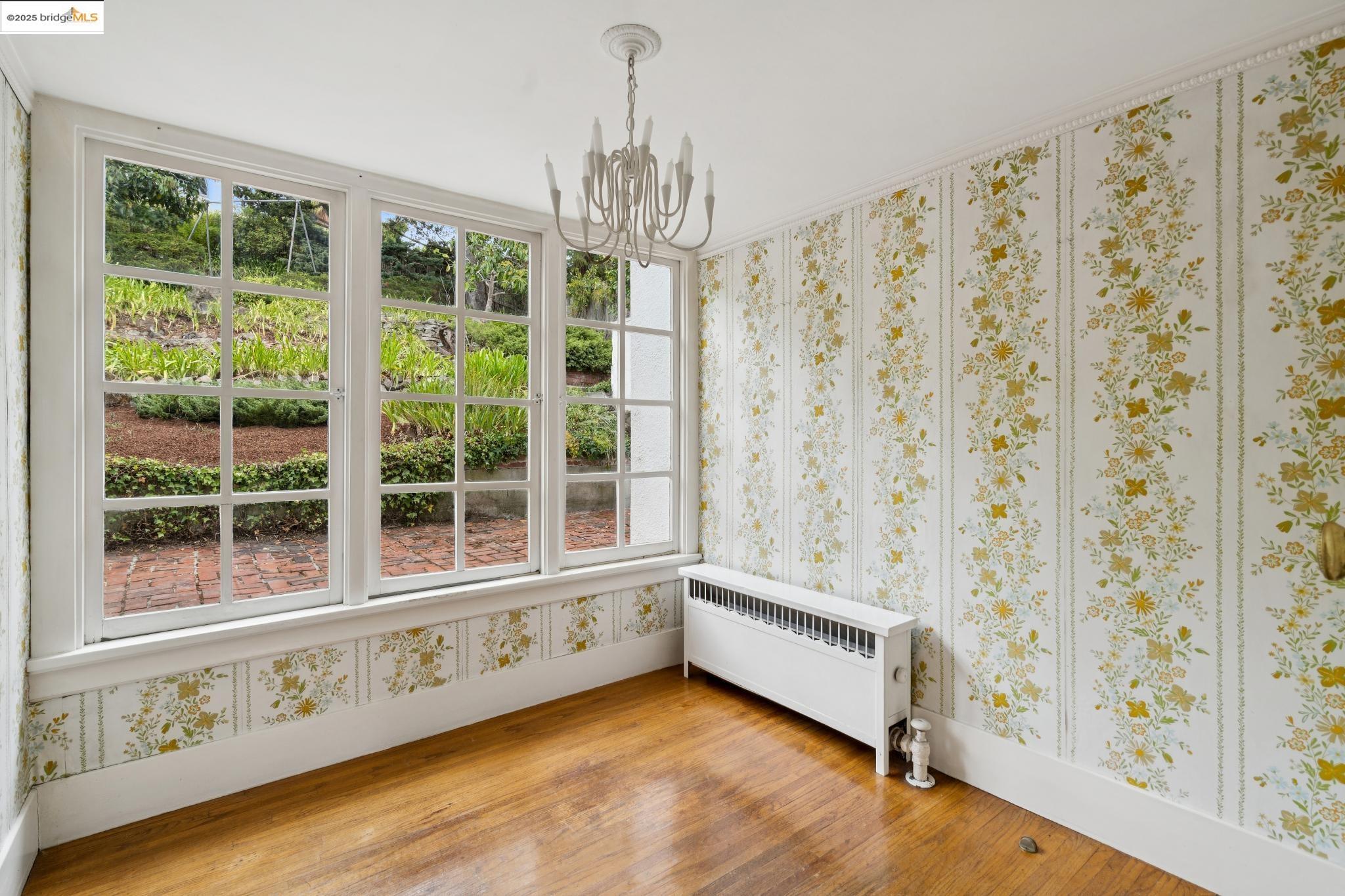 Detail Gallery Image 19 of 44 For 618 Boulevard Way, Piedmont,  CA 94610-1605 - 4 Beds | 1/1 Baths