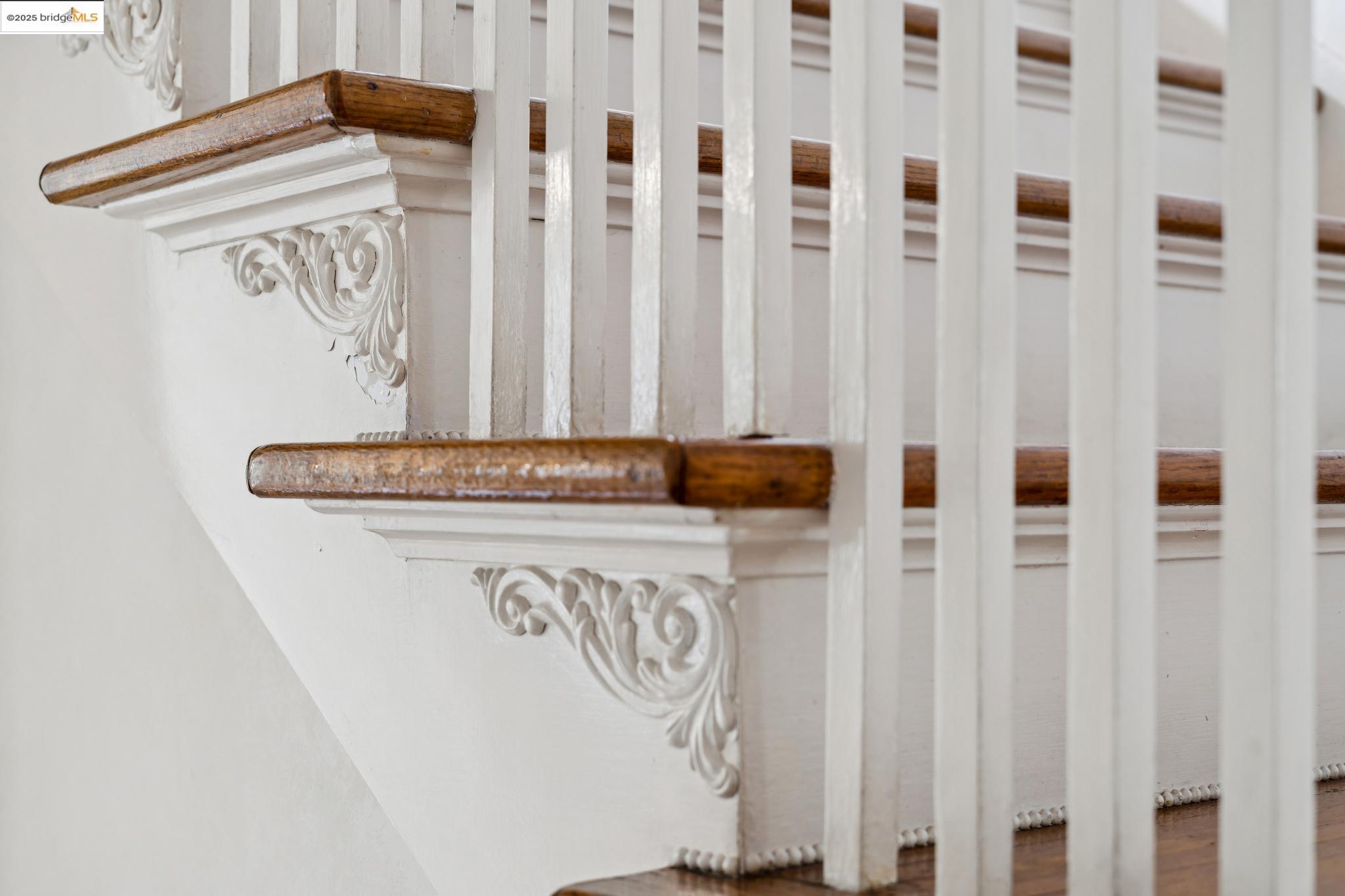 Detail Gallery Image 20 of 44 For 618 Boulevard Way, Piedmont,  CA 94610-1605 - 4 Beds | 1/1 Baths