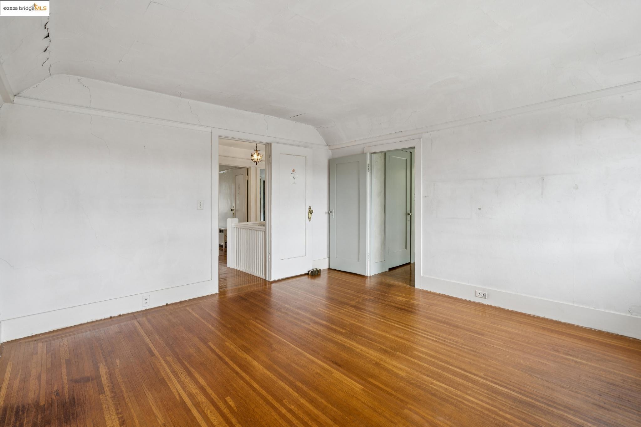 Detail Gallery Image 24 of 44 For 618 Boulevard Way, Piedmont,  CA 94610-1605 - 4 Beds | 1/1 Baths