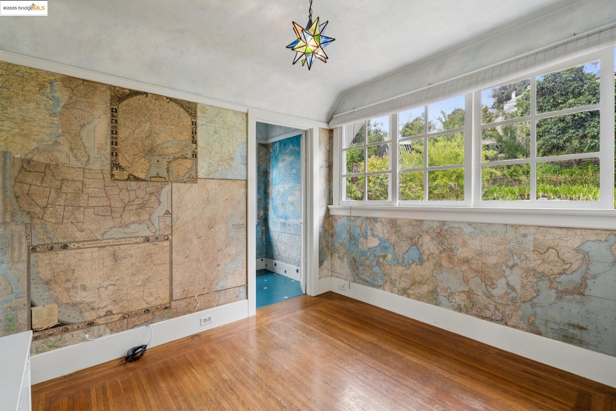 Detail Gallery Image 34 of 44 For 618 Boulevard Way, Piedmont,  CA 94610-1605 - 4 Beds | 1/1 Baths