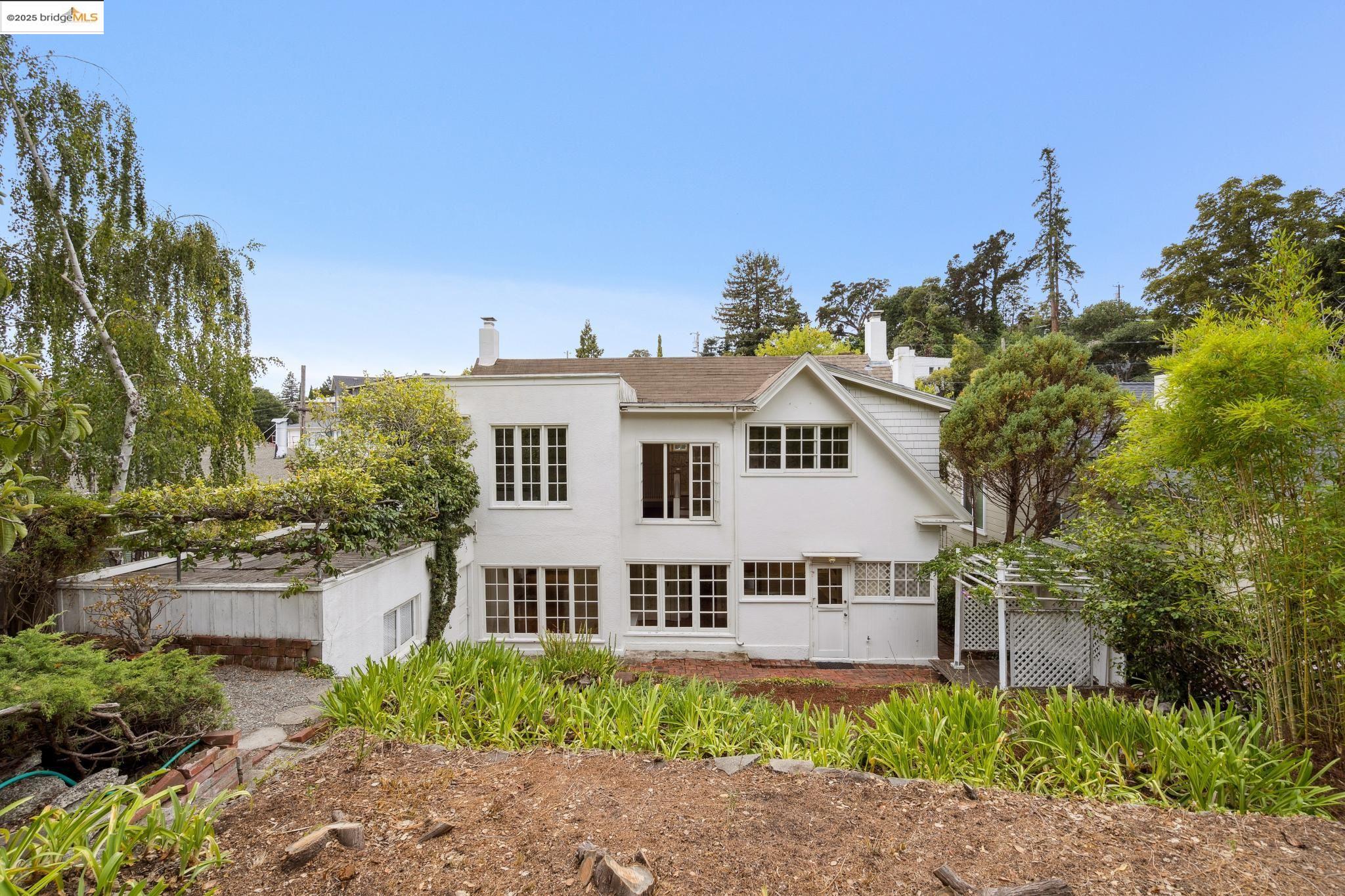 Detail Gallery Image 41 of 44 For 618 Boulevard Way, Piedmont,  CA 94610-1605 - 4 Beds | 1/1 Baths