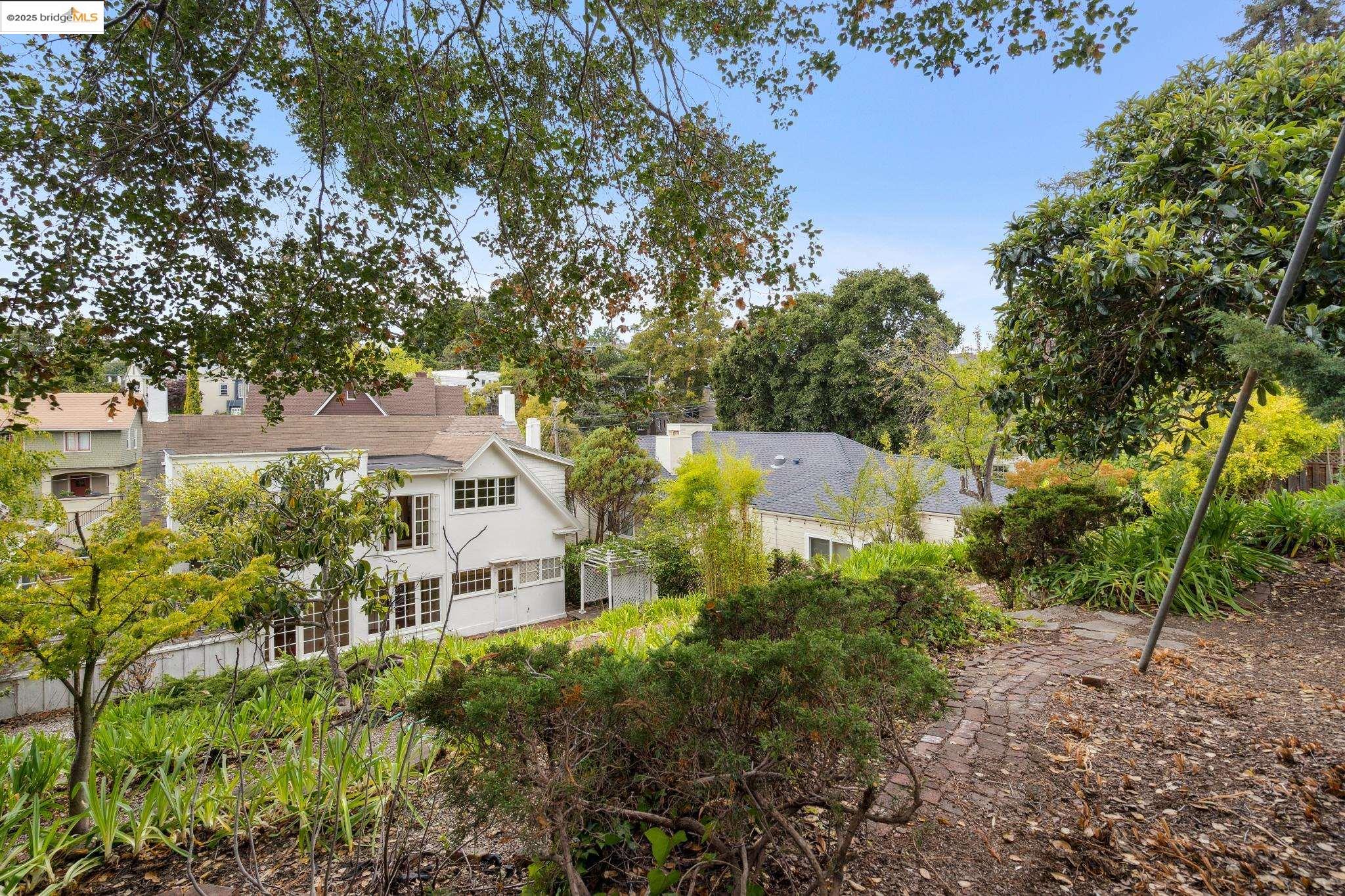 Detail Gallery Image 42 of 44 For 618 Boulevard Way, Piedmont,  CA 94610-1605 - 4 Beds | 1/1 Baths