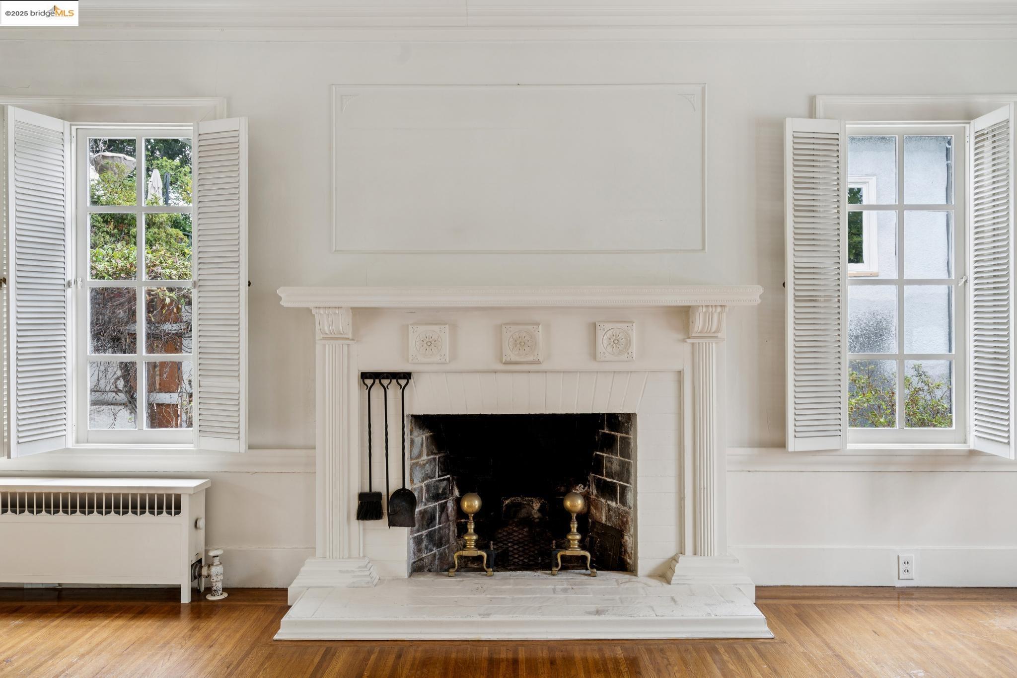 Detail Gallery Image 8 of 44 For 618 Boulevard Way, Piedmont,  CA 94610-1605 - 4 Beds | 1/1 Baths