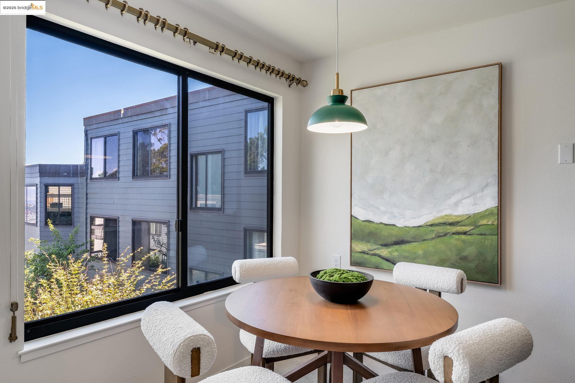 Detail Gallery Image 5 of 32 For 5177 Diamond Heights Blvd Apt 114,  San Francisco,  CA 94131 - 2 Beds | 2 Baths