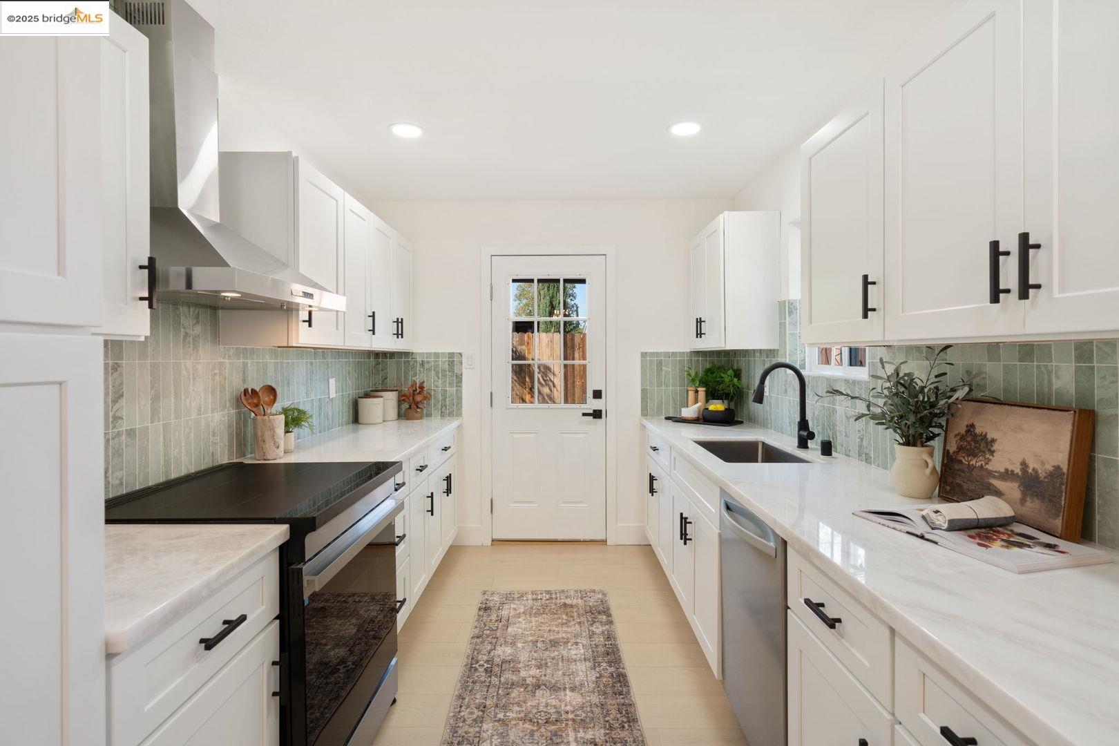 Detail Gallery Image 12 of 25 For 9921 Redstone Dr, Sacramento,  CA 95827 - 3 Beds | 1 Baths