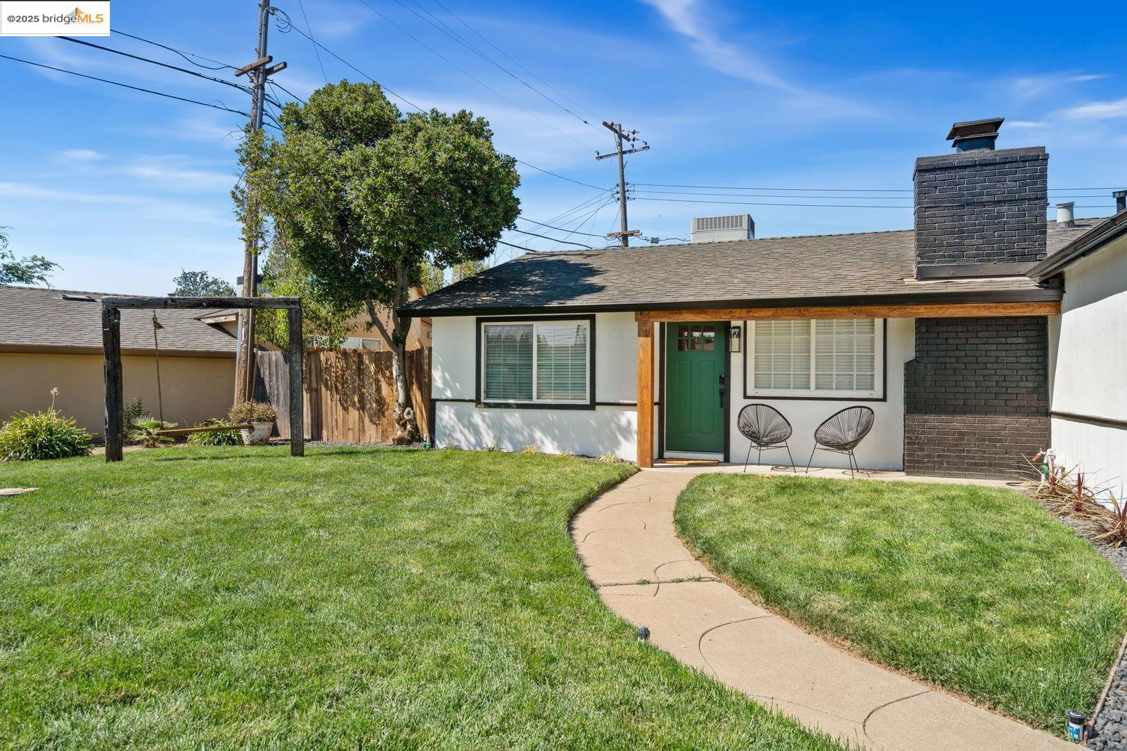 Detail Gallery Image 4 of 25 For 9921 Redstone Dr, Sacramento,  CA 95827 - 3 Beds | 1 Baths