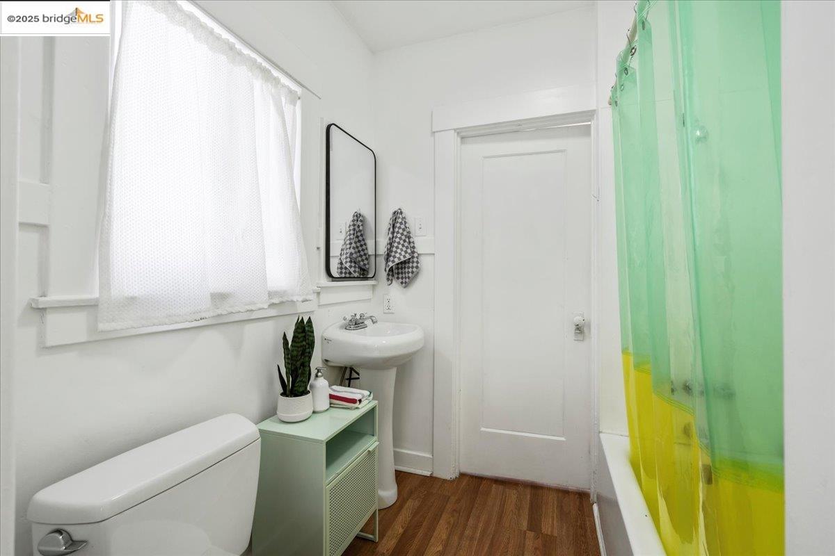 Detail Gallery Image 18 of 40 For 1600 E 21st St, Oakland,  CA 94606 - 2 Beds | 1 Baths