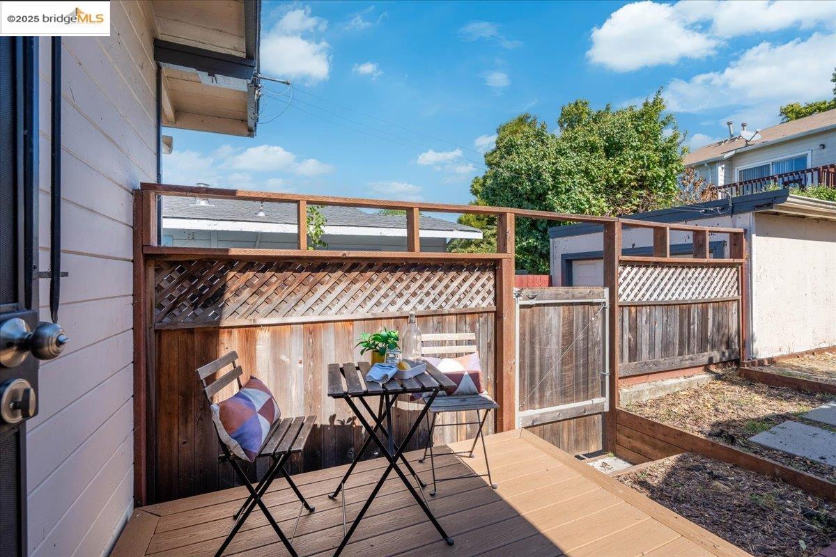 Detail Gallery Image 32 of 40 For 1600 E 21st St, Oakland,  CA 94606 - 2 Beds | 1 Baths