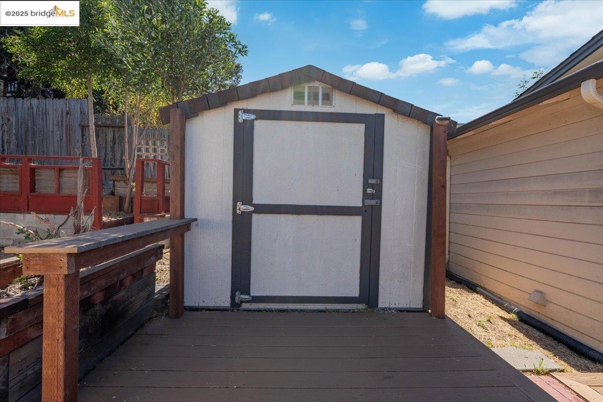 Detail Gallery Image 35 of 40 For 1600 E 21st St, Oakland,  CA 94606 - 2 Beds | 1 Baths