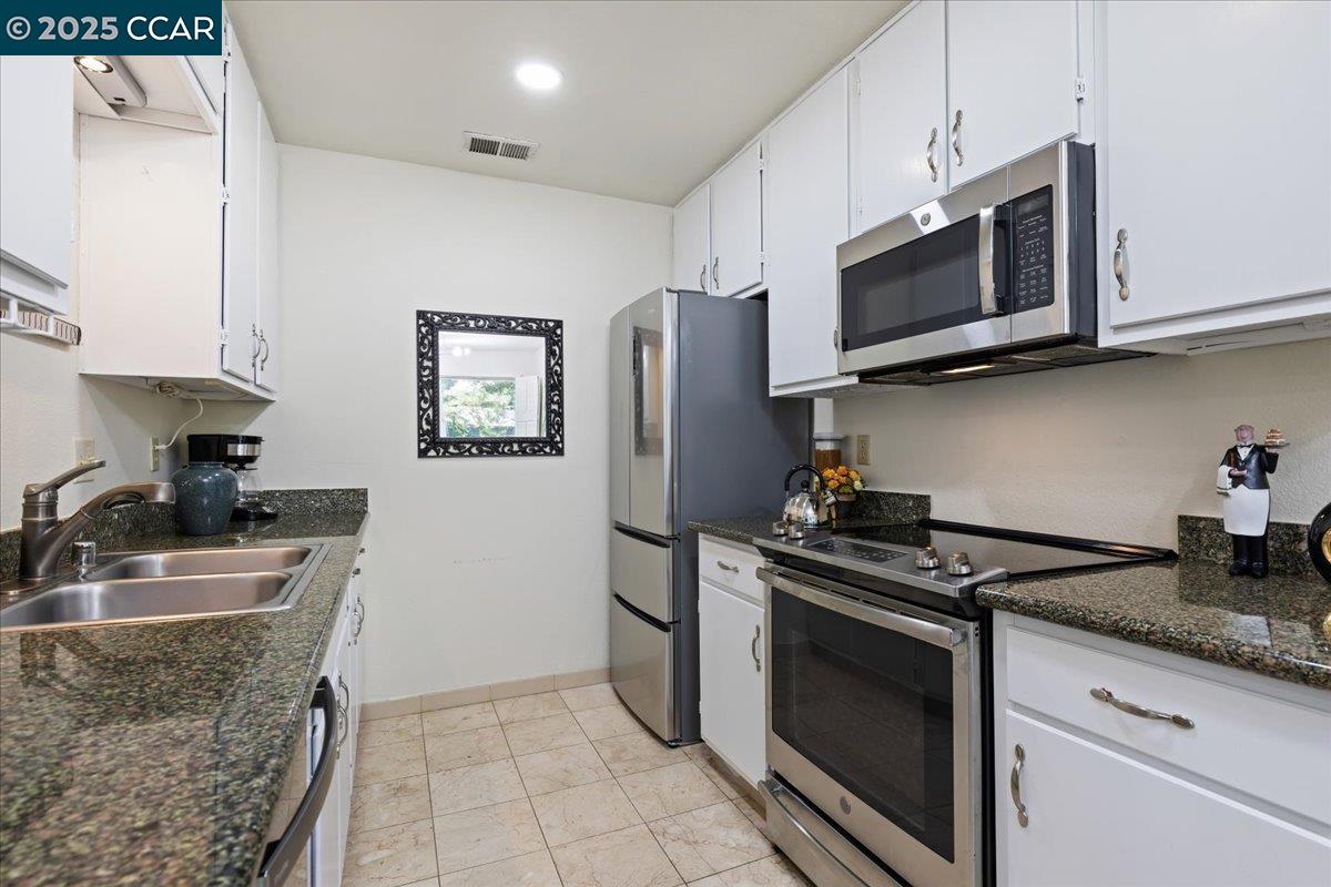 Photo #8: 41110300 Listing: Photo #8
