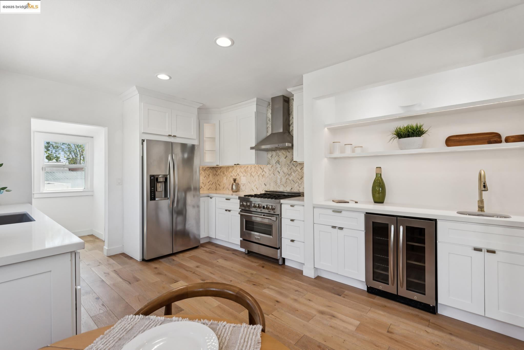 Detail Gallery Image 15 of 54 For 3020 55th Ave, Oakland,  CA 94605 - 3 Beds | 2 Baths