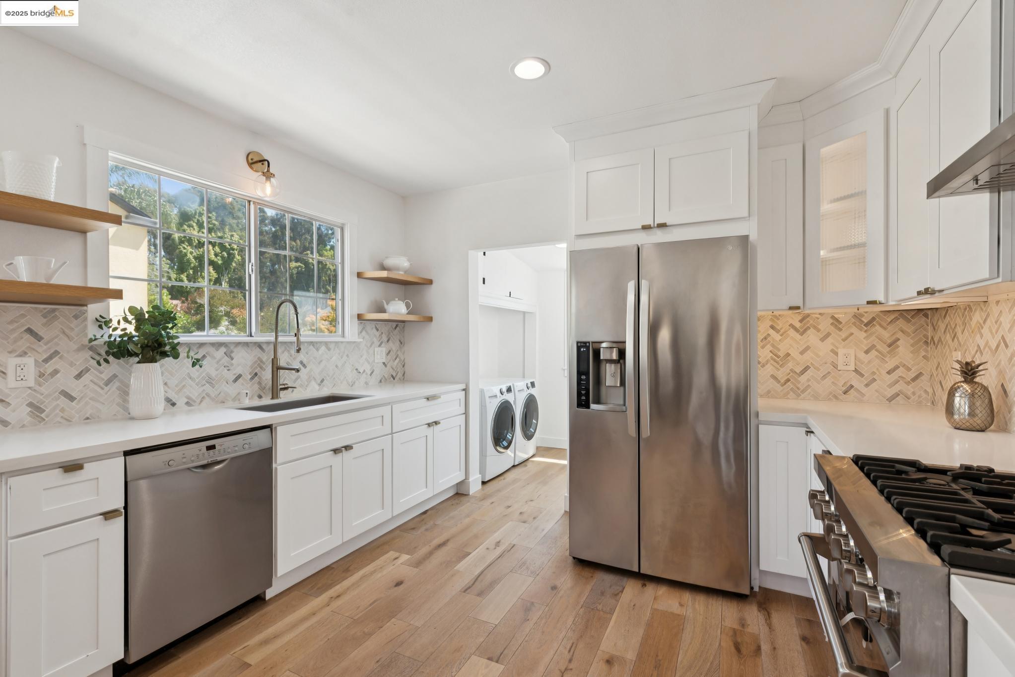Detail Gallery Image 20 of 54 For 3020 55th Ave, Oakland,  CA 94605 - 3 Beds | 2 Baths