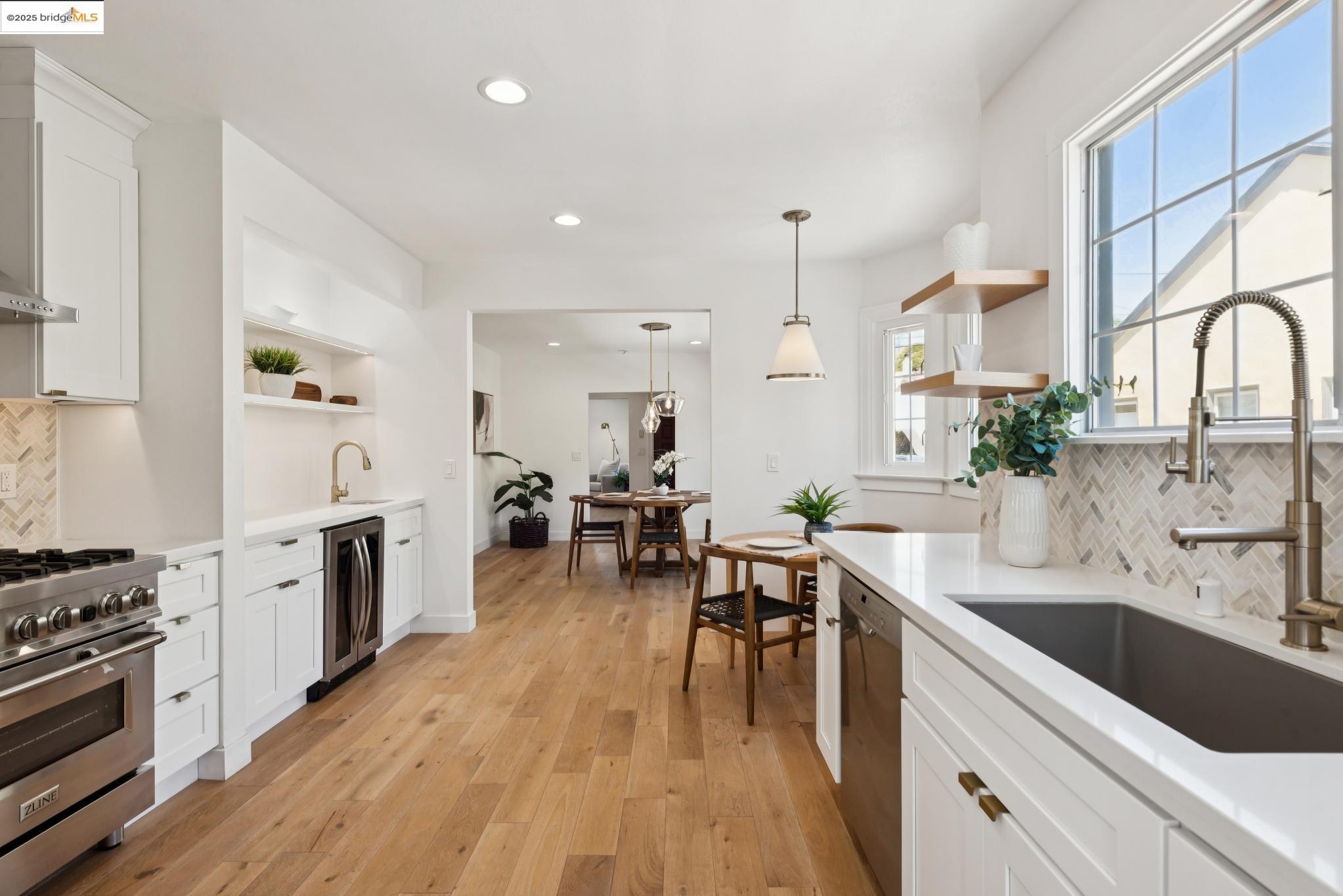 Detail Gallery Image 21 of 54 For 3020 55th Ave, Oakland,  CA 94605 - 3 Beds | 2 Baths
