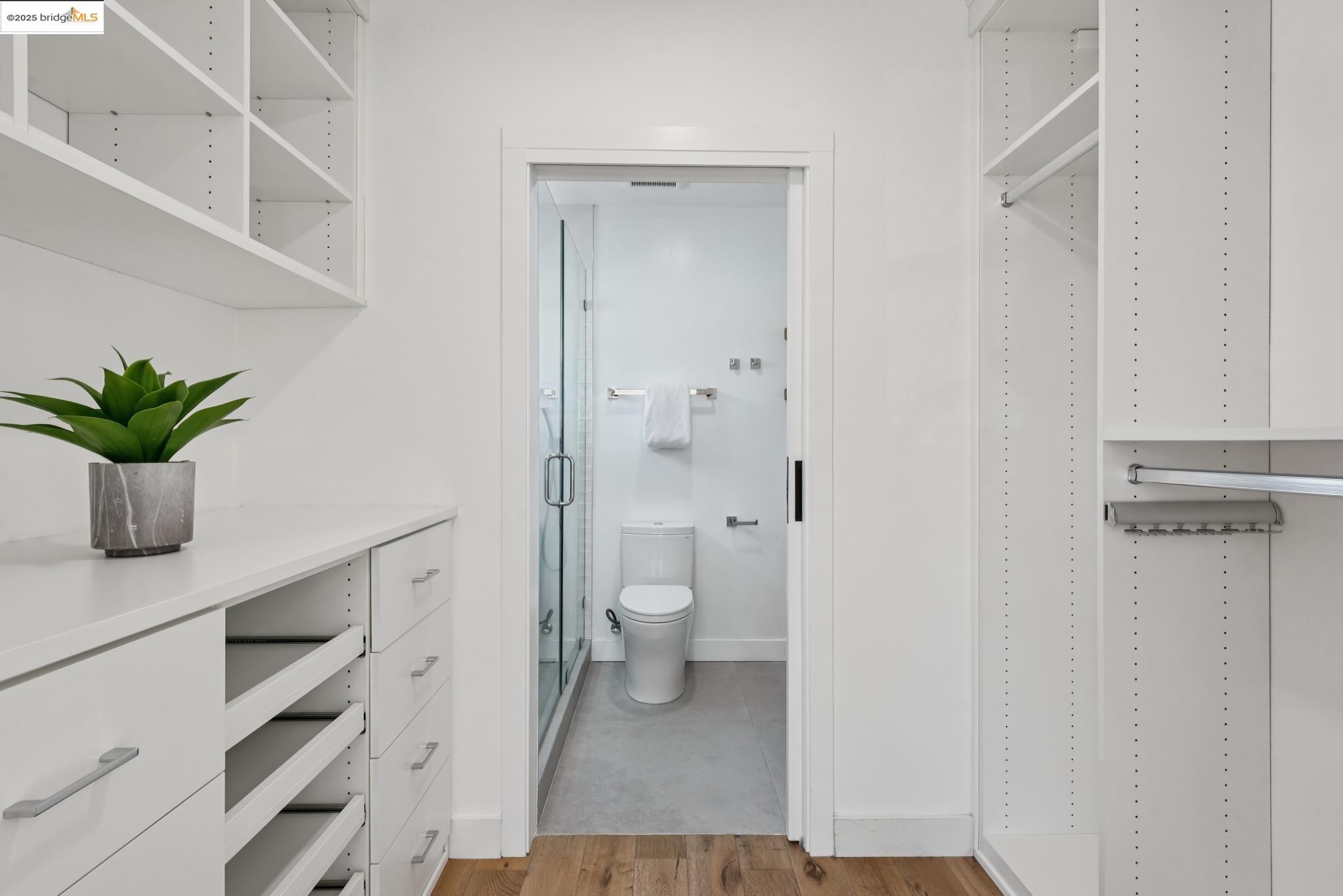 Detail Gallery Image 31 of 54 For 3020 55th Ave, Oakland,  CA 94605 - 3 Beds | 2 Baths