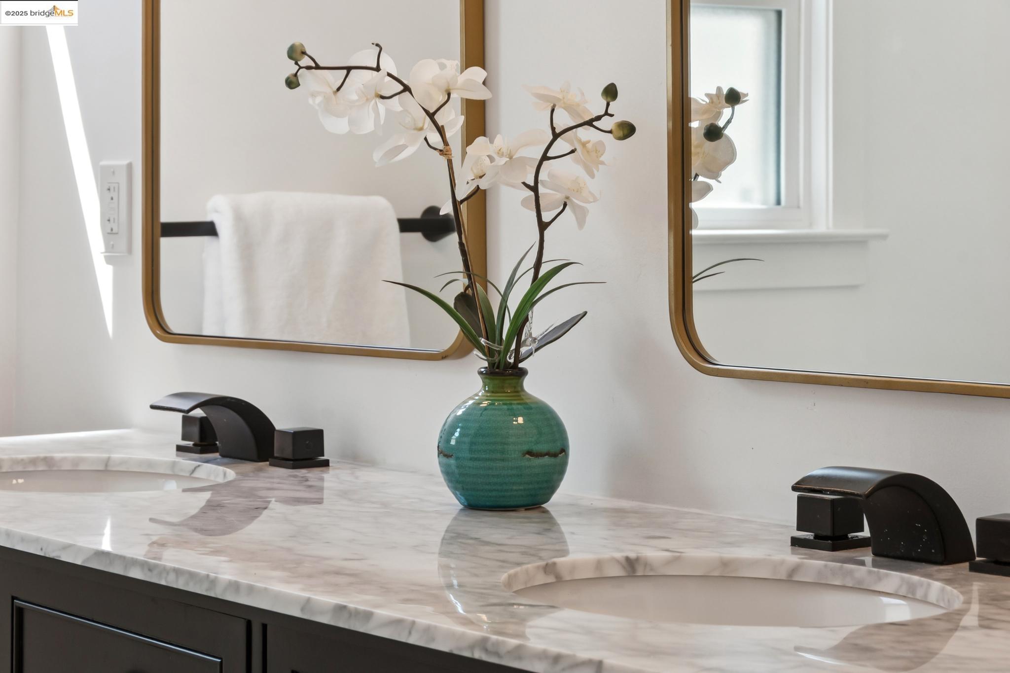 Detail Gallery Image 38 of 54 For 3020 55th Ave, Oakland,  CA 94605 - 3 Beds | 2 Baths