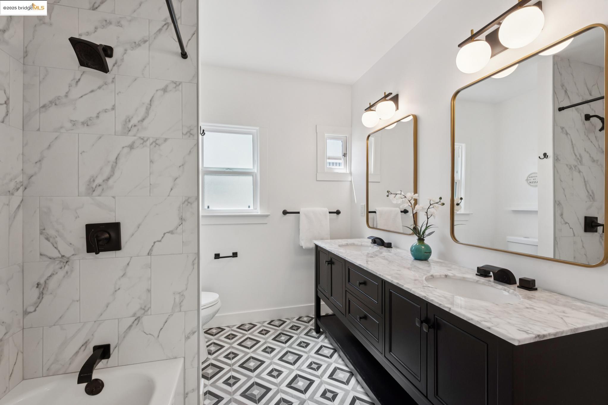 Detail Gallery Image 39 of 54 For 3020 55th Ave, Oakland,  CA 94605 - 3 Beds | 2 Baths