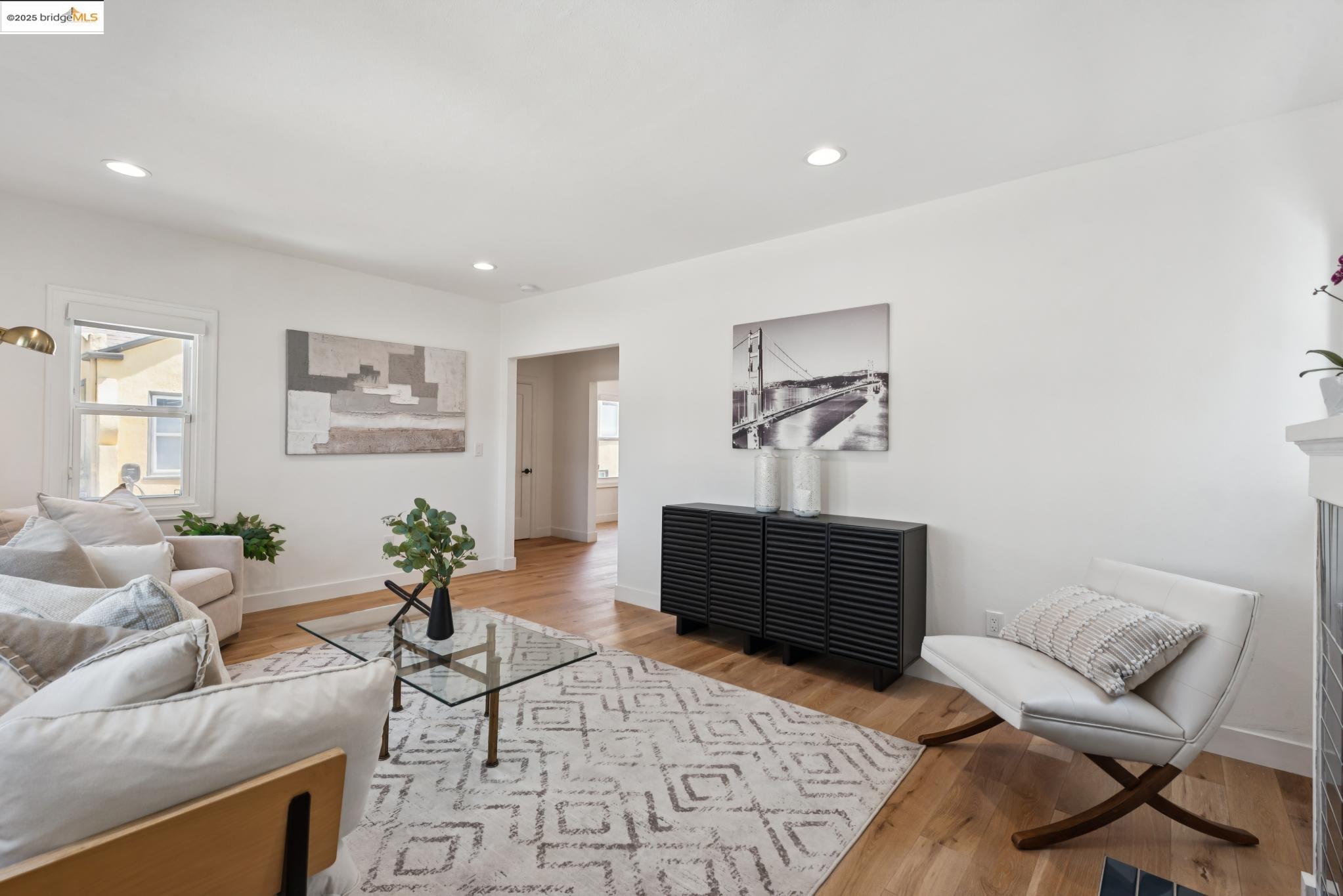 Detail Gallery Image 9 of 54 For 3020 55th Ave, Oakland,  CA 94605 - 3 Beds | 2 Baths